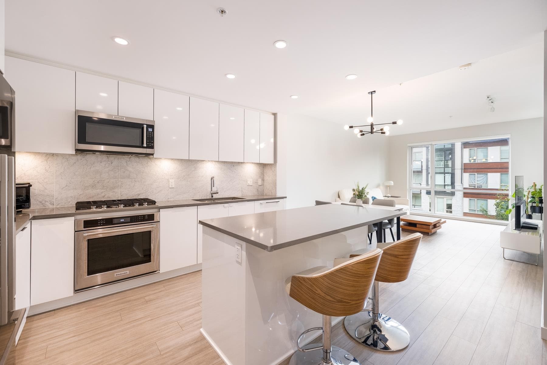 302 - 2651 Library Lane, North Vancouver, V7J 0C1 — photo 4