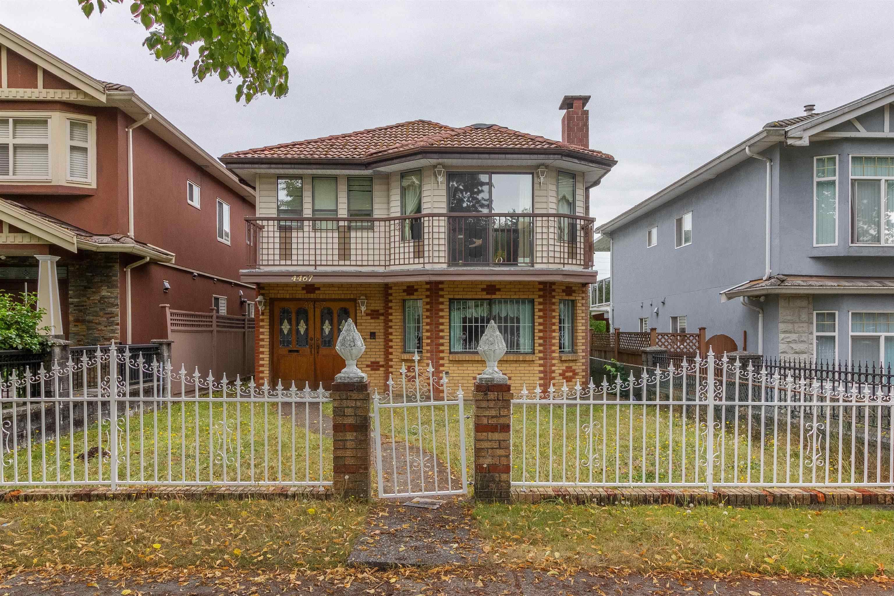 4467 Perry Street, Vancouver, V5N 3X6 — photo 1