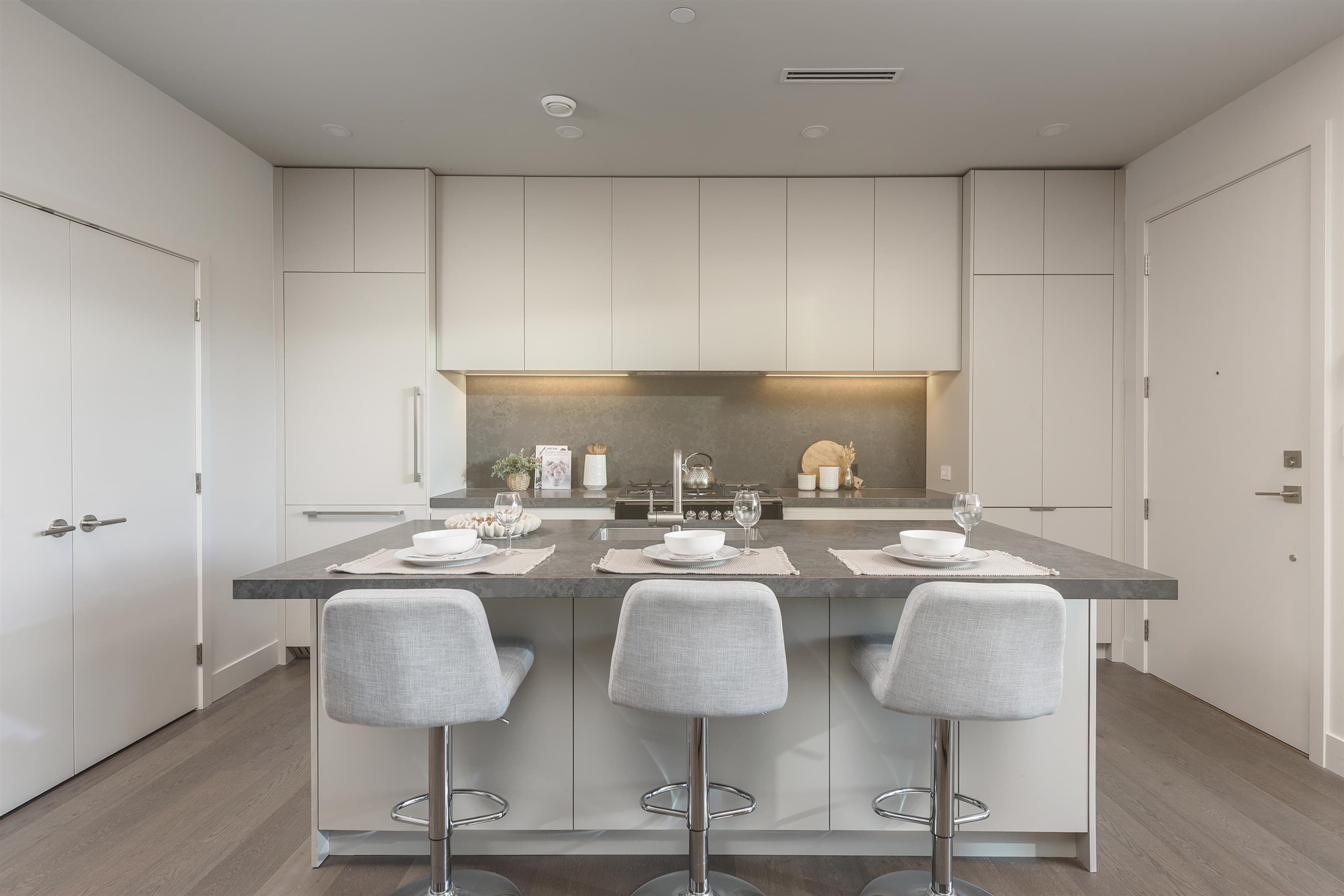 1 - 638 E 46th Avenue, Vancouver, V5W 2A3 — photo 3