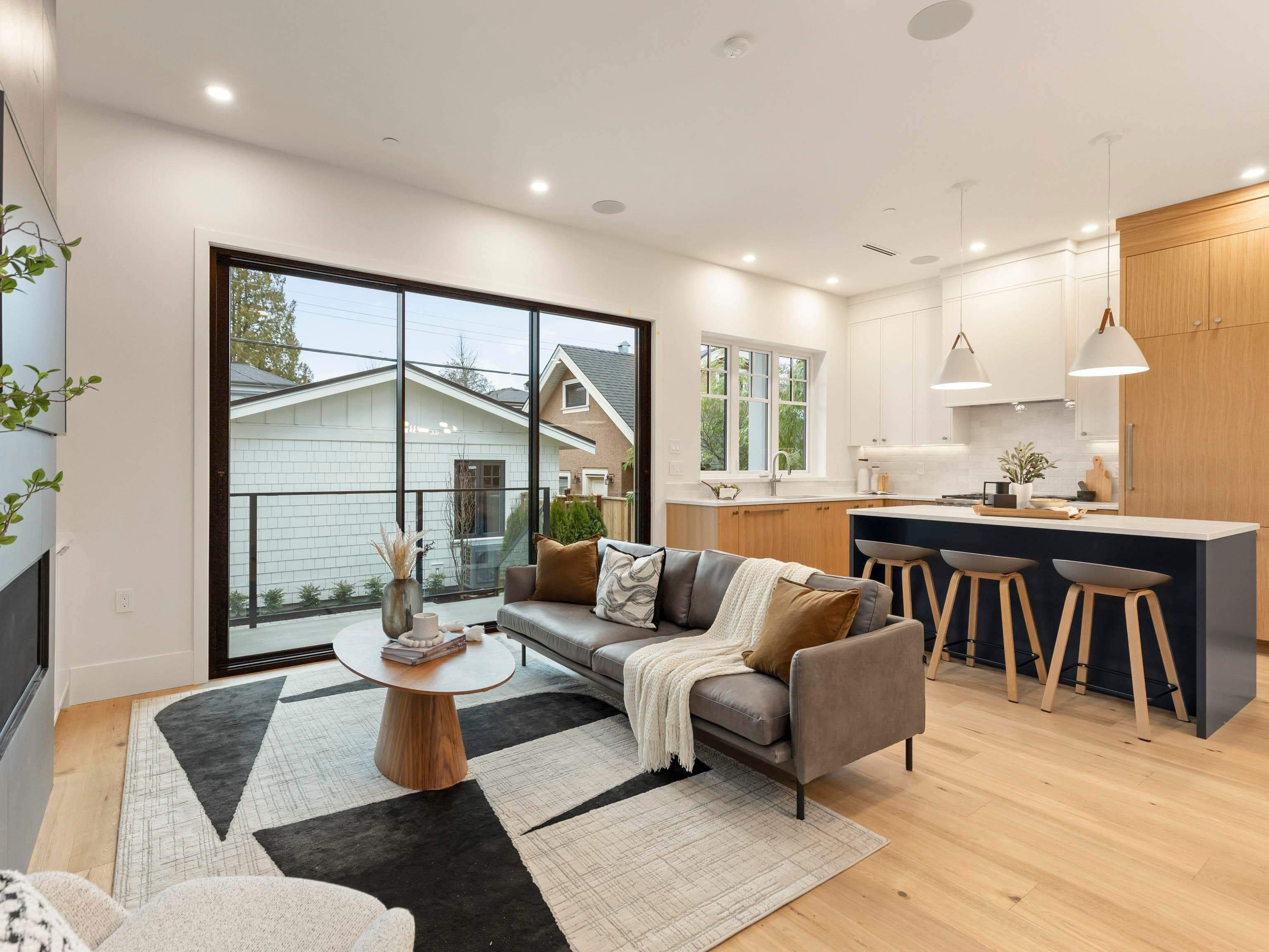 2 - 3919 W 18th Avenue, Vancouver