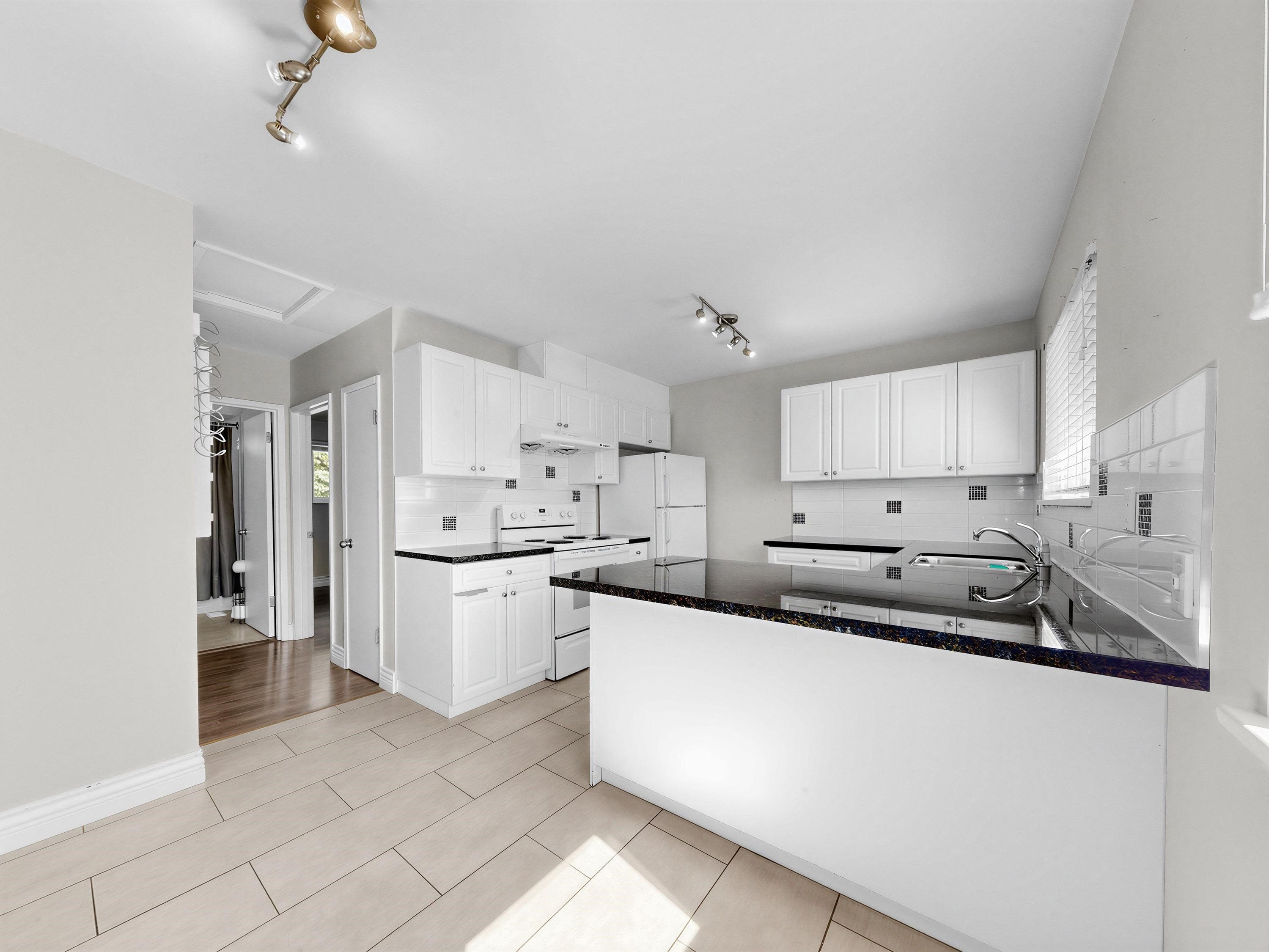 6299 Azure Road, Richmond, V7C 2N8 — photo 5