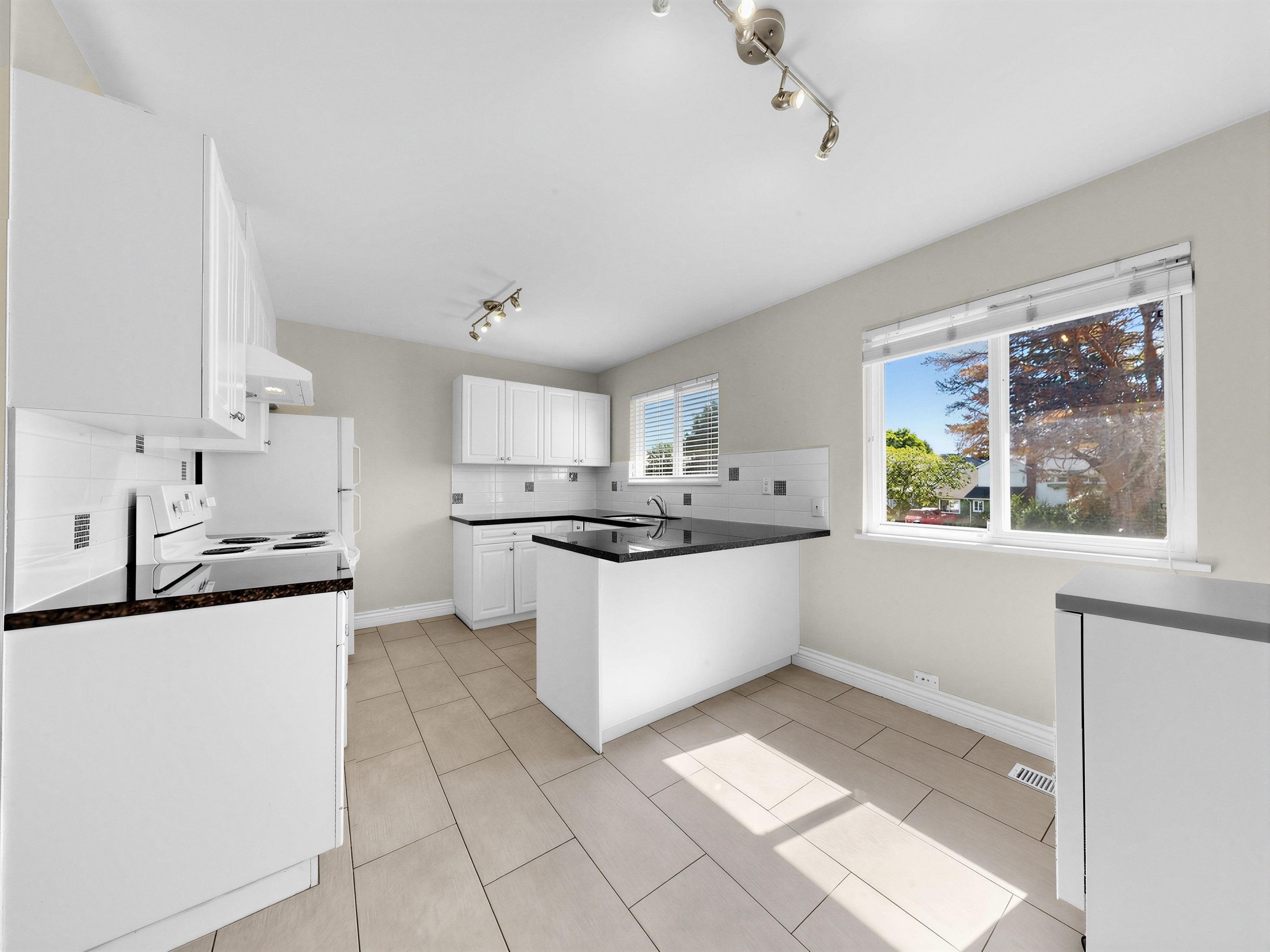 6299 Azure Road, Richmond, V7C 2N8 — photo 4