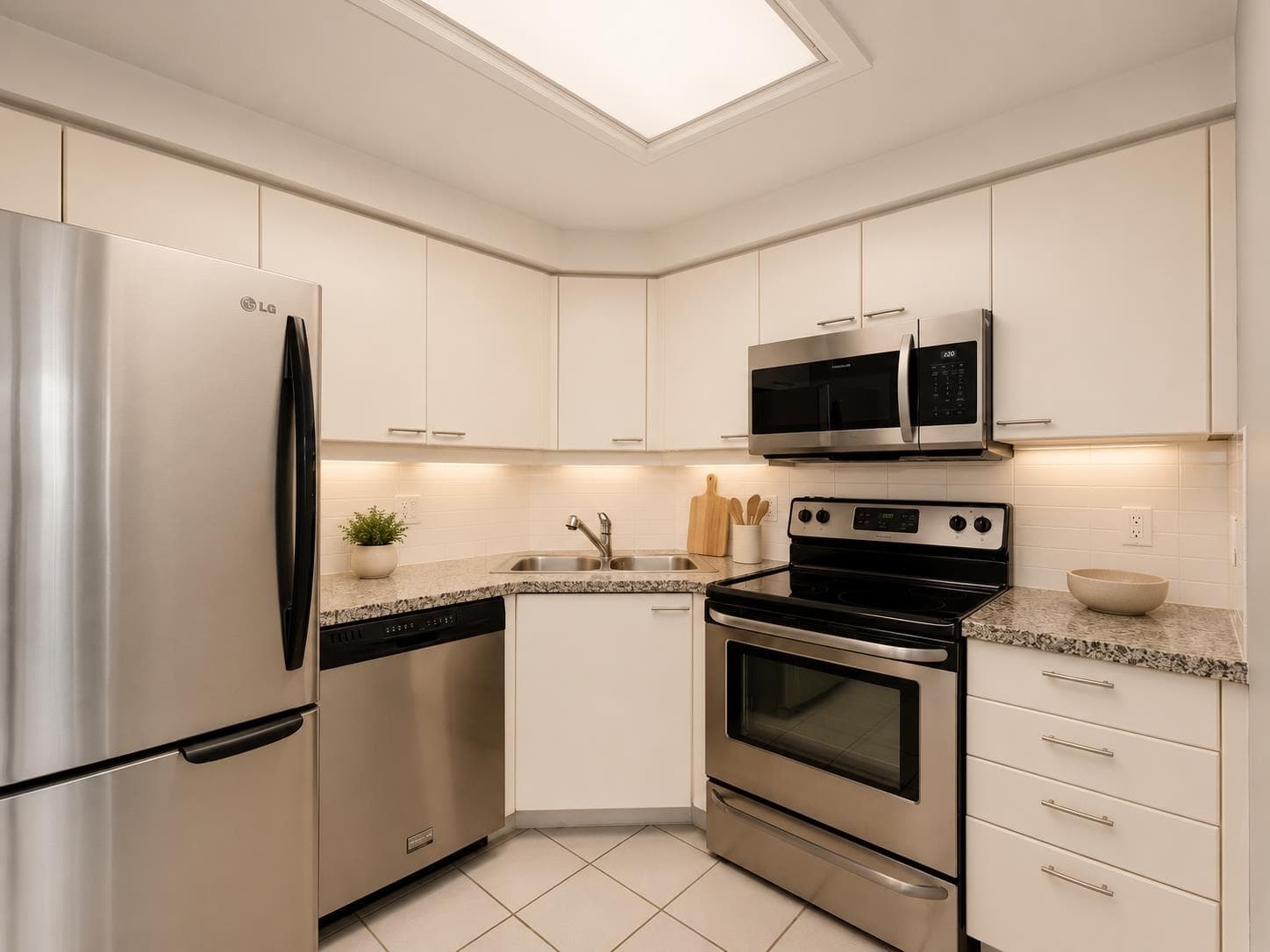 1206 - 388 Drake Street, Vancouver, V6B 6A8 — photo 5