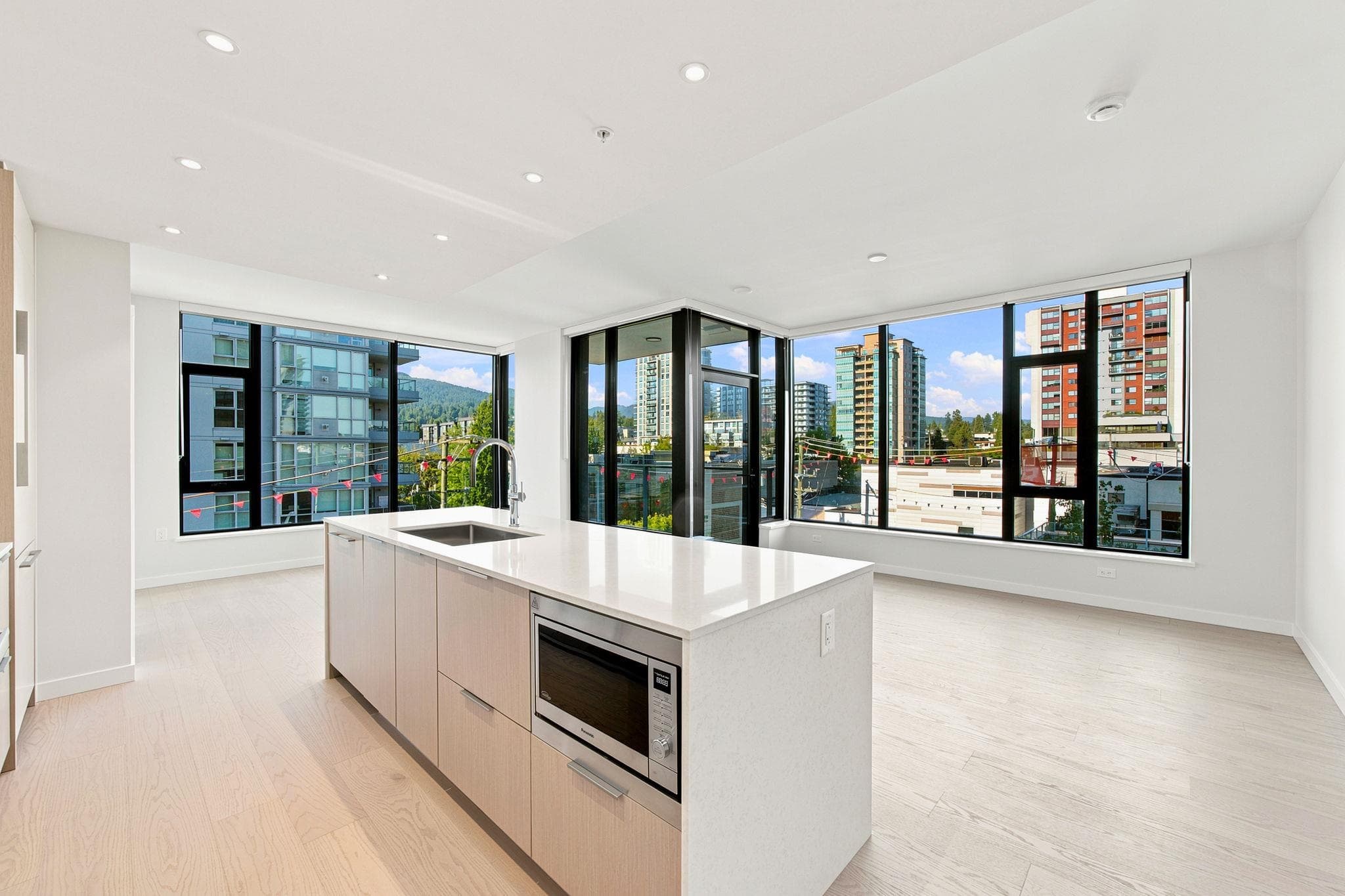 403 - 128 W 15th Street, North Vancouver, V7M 1R5 — photo 3