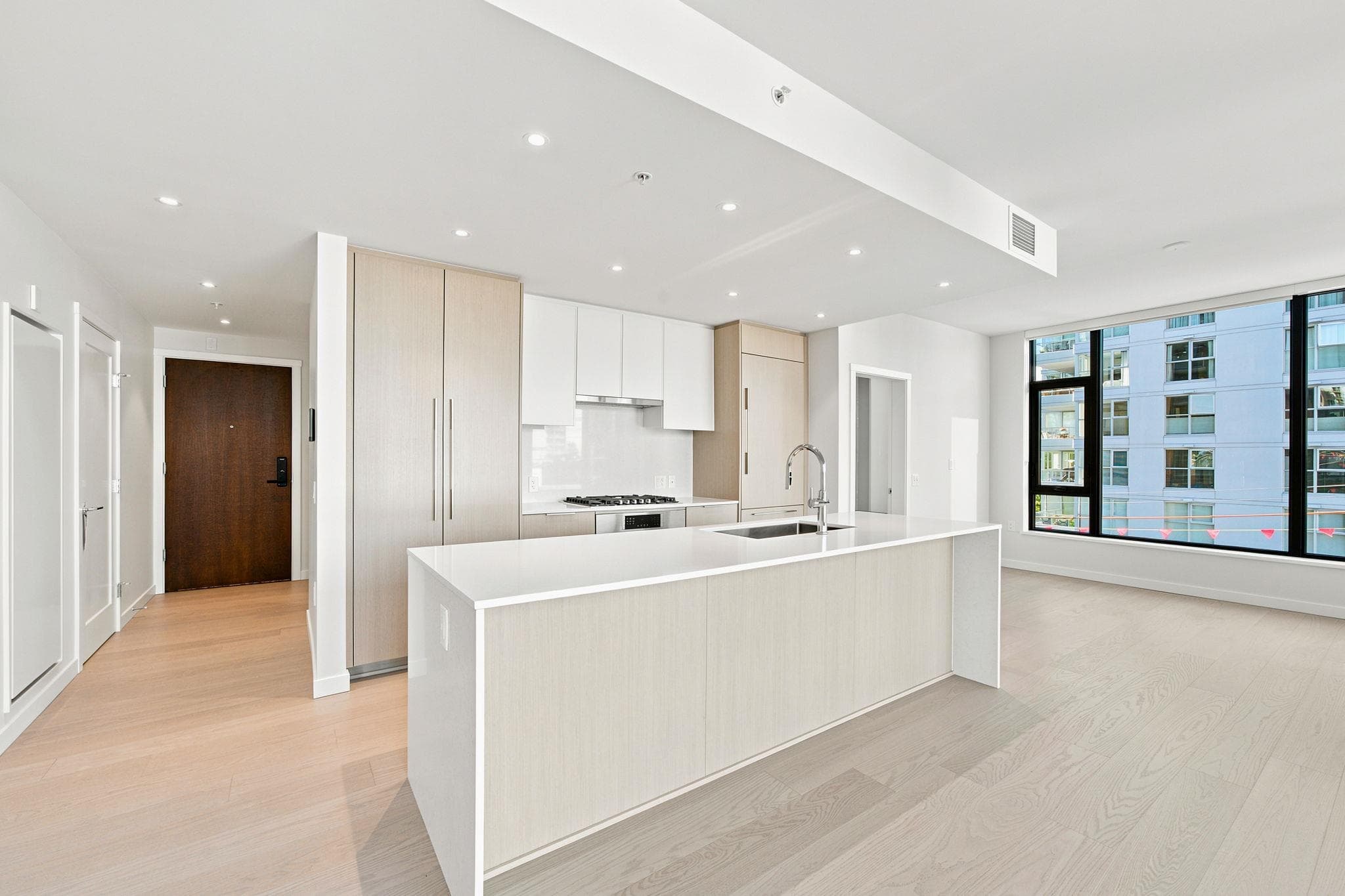 403 - 128 W 15th Street, North Vancouver, V7M 1R5 — photo 4
