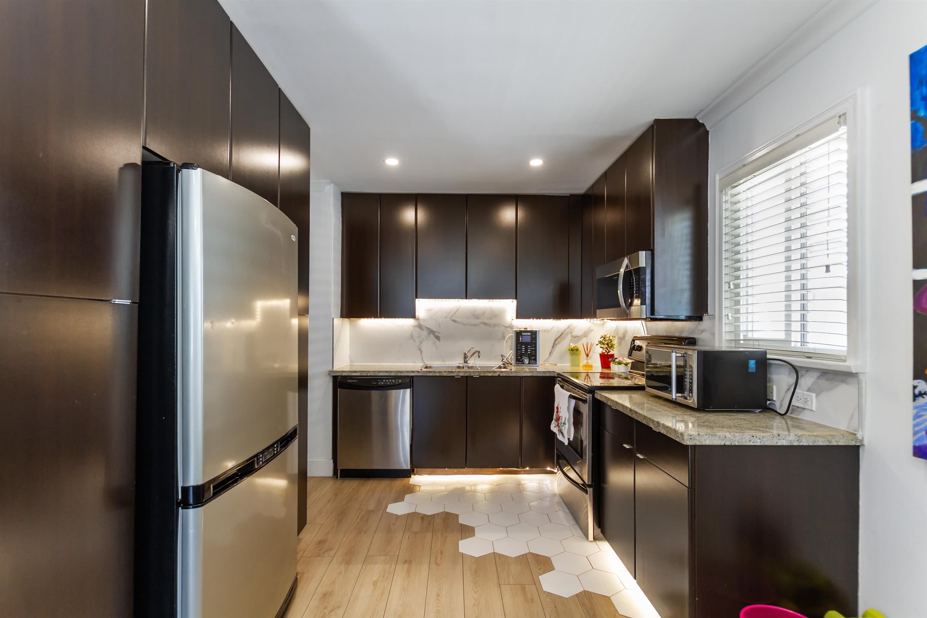 136 E 45th Avenue, Vancouver, V5W 1W9 — photo 4