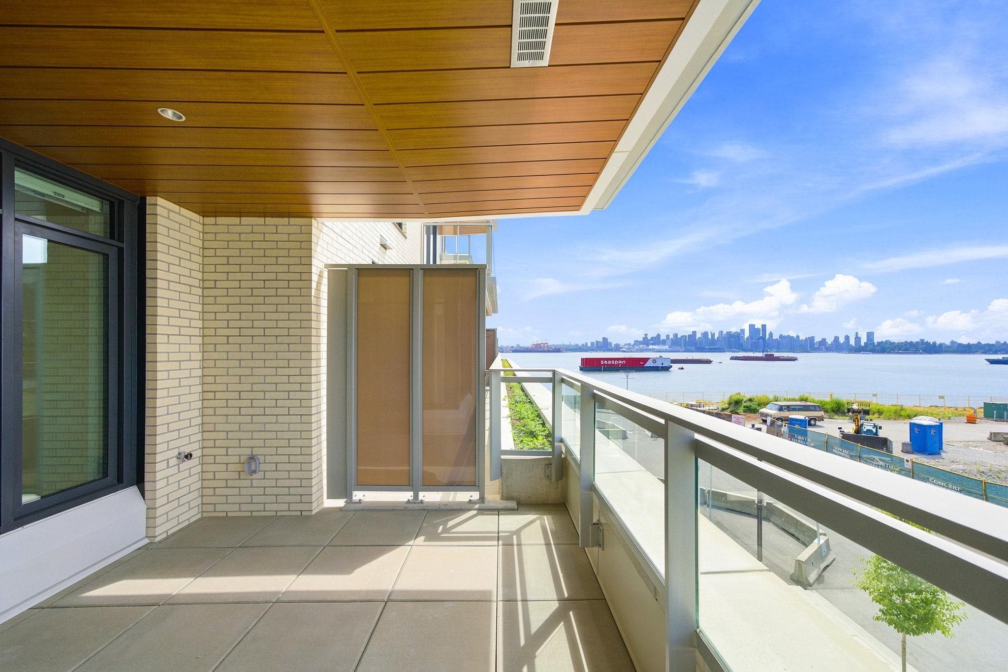 301 - 785 Harbour Way, North Vancouver, V7P 0G3 — photo 2