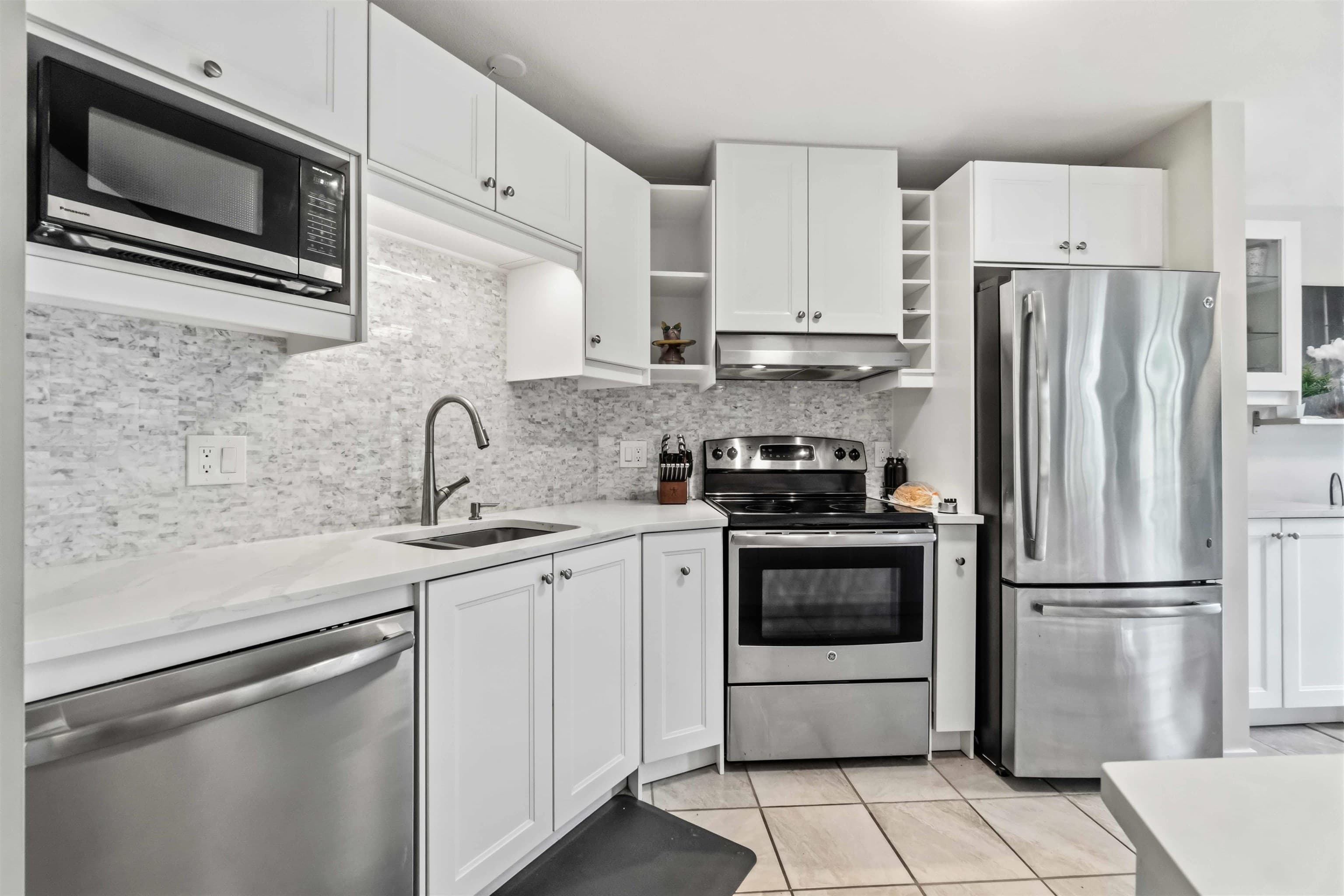 408 - 2551 Parkview Lane, Port Coquitlam, V3C 6J8 — photo 5