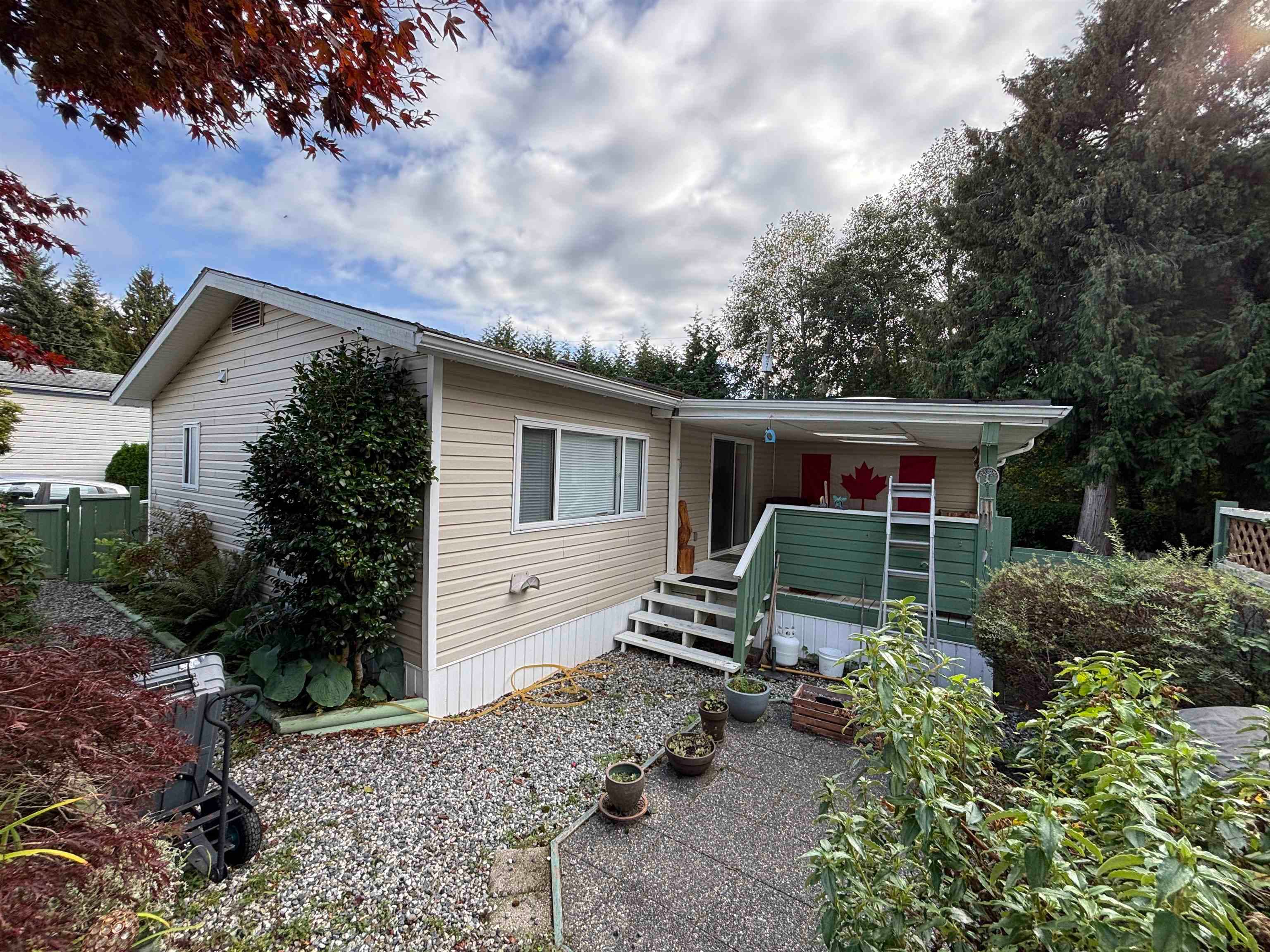 32 - 5575 Mason Road, Sechelt, V0N 3A8 — photo 2