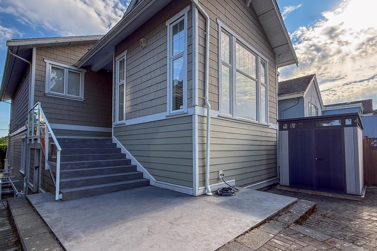 2307 Marine, West Vancouver, V7V 1K9 — photo 2