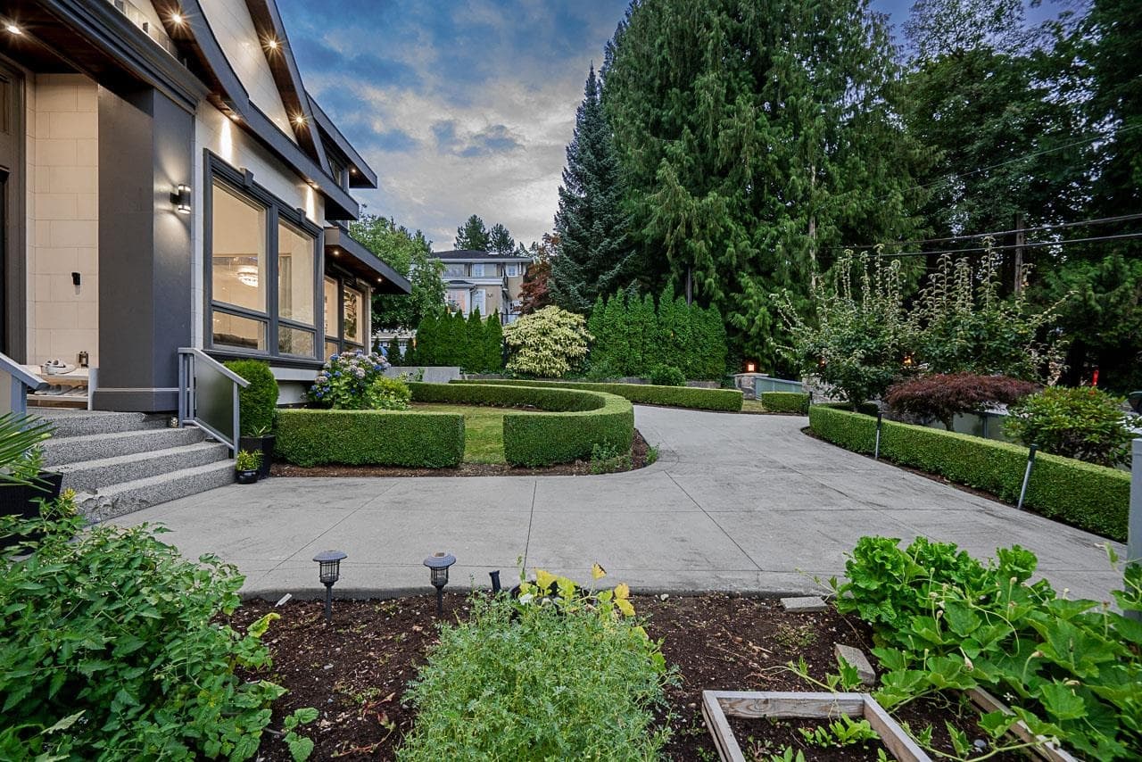 5876 Buckingham Avenue, Burnaby, V5E 2A3 — photo 3