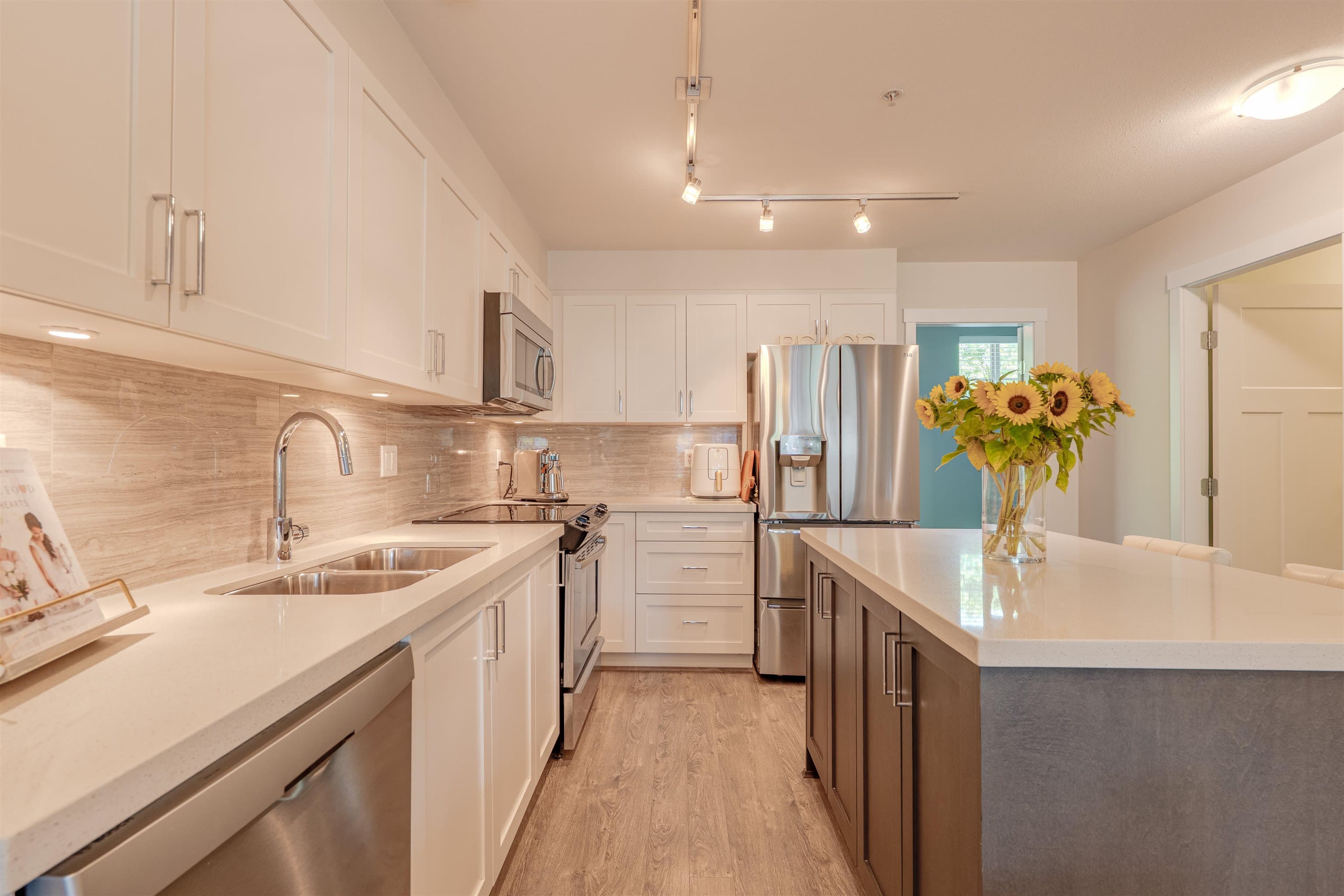 208 - 6655 192 Street, Surrey, V4N 0B9 — photo 2