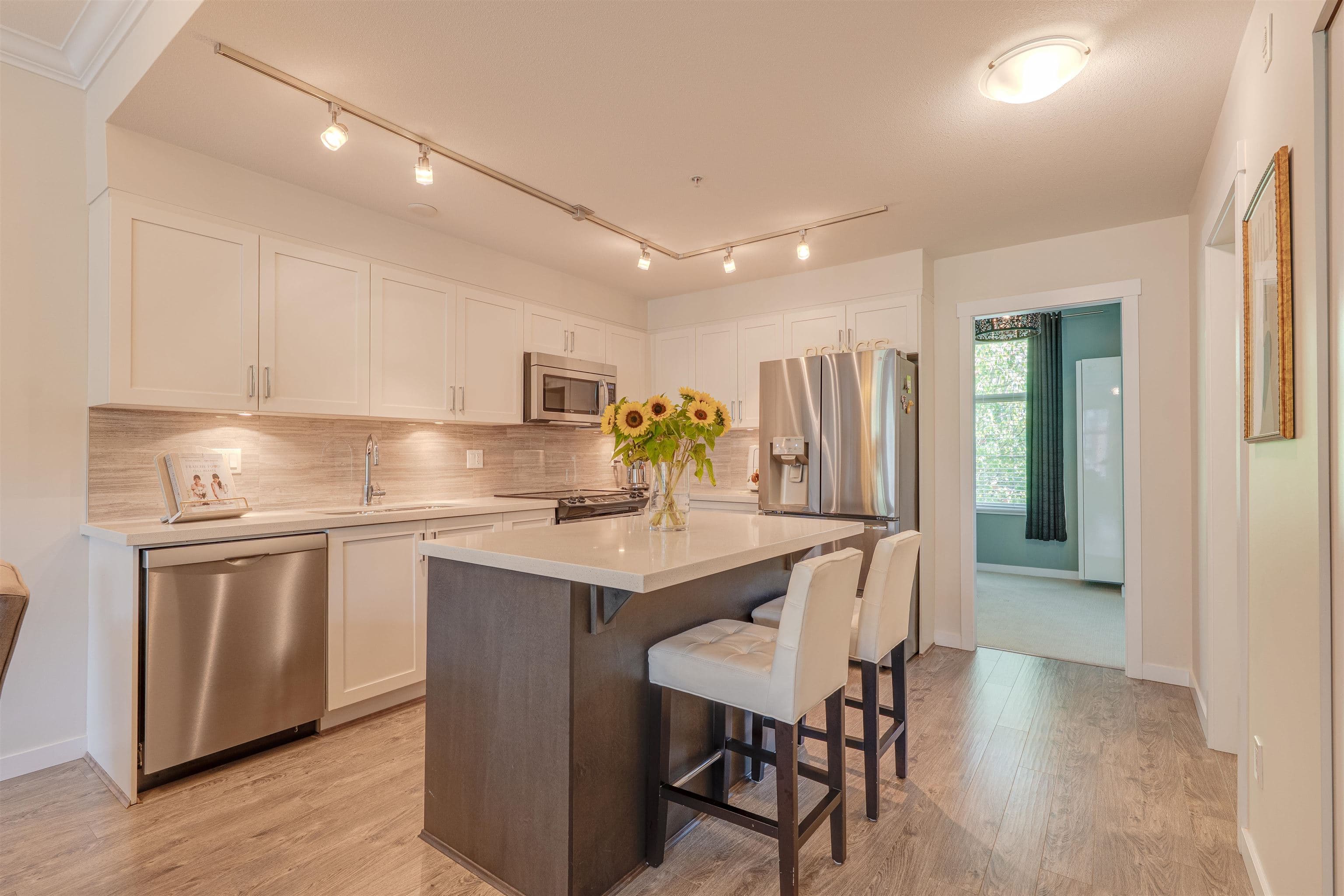208 - 6655 192 Street, Surrey