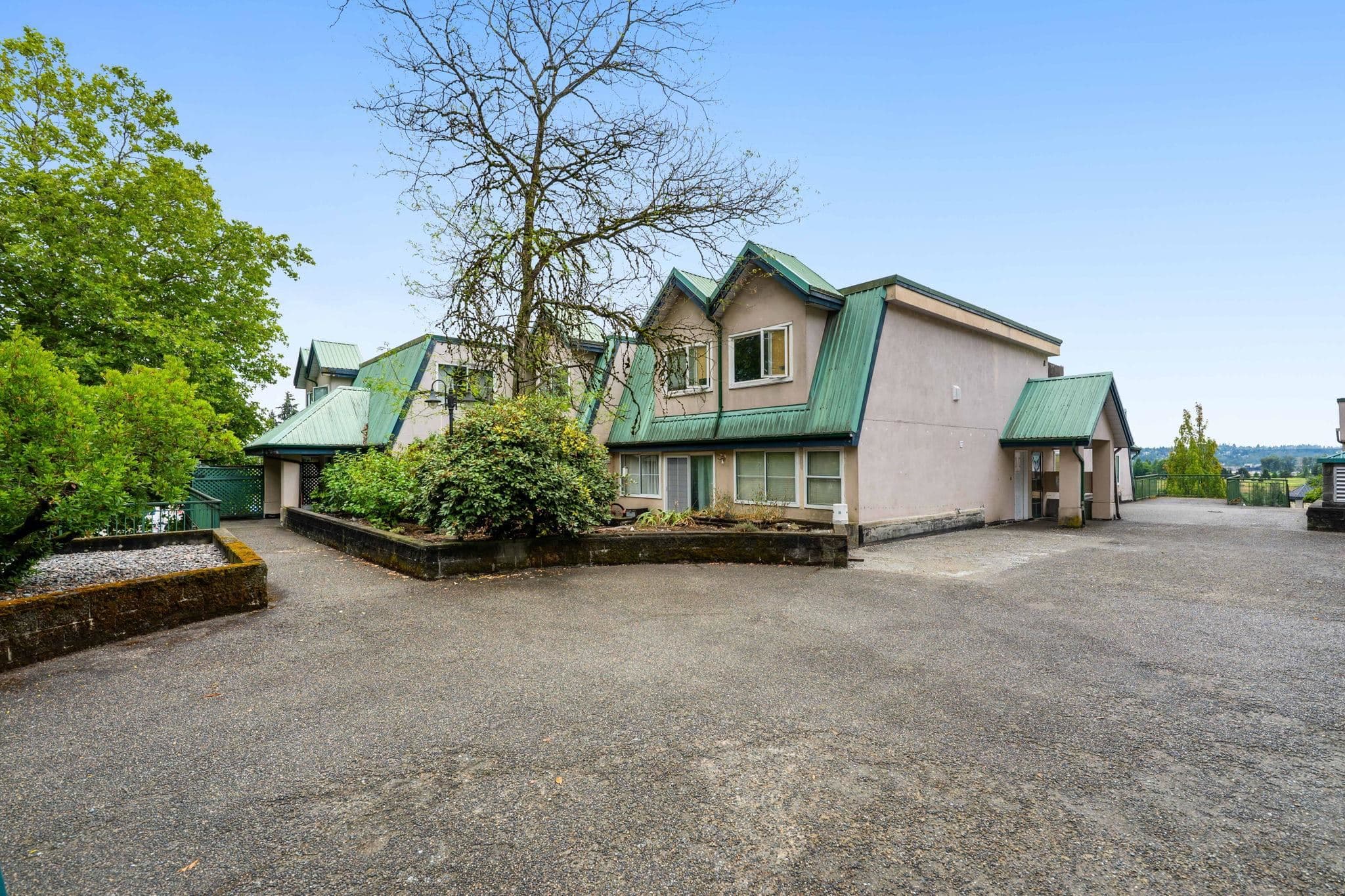 114 - 918 Roderick Avenue, Coquitlam, V3K 1R1 — photo 1