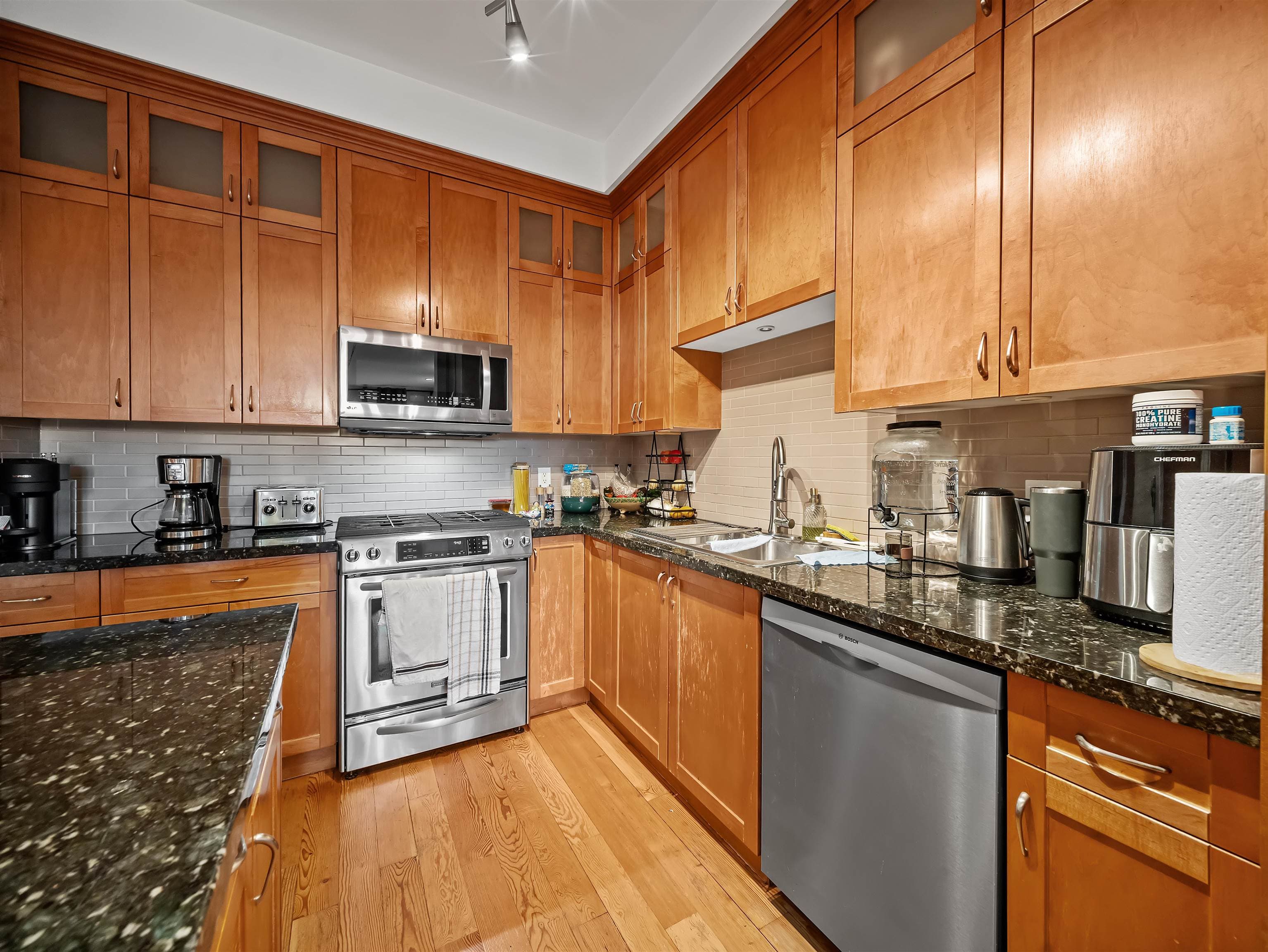 308 - 250 Salter Street, New Westminster, V3M 0B7 — photo 4