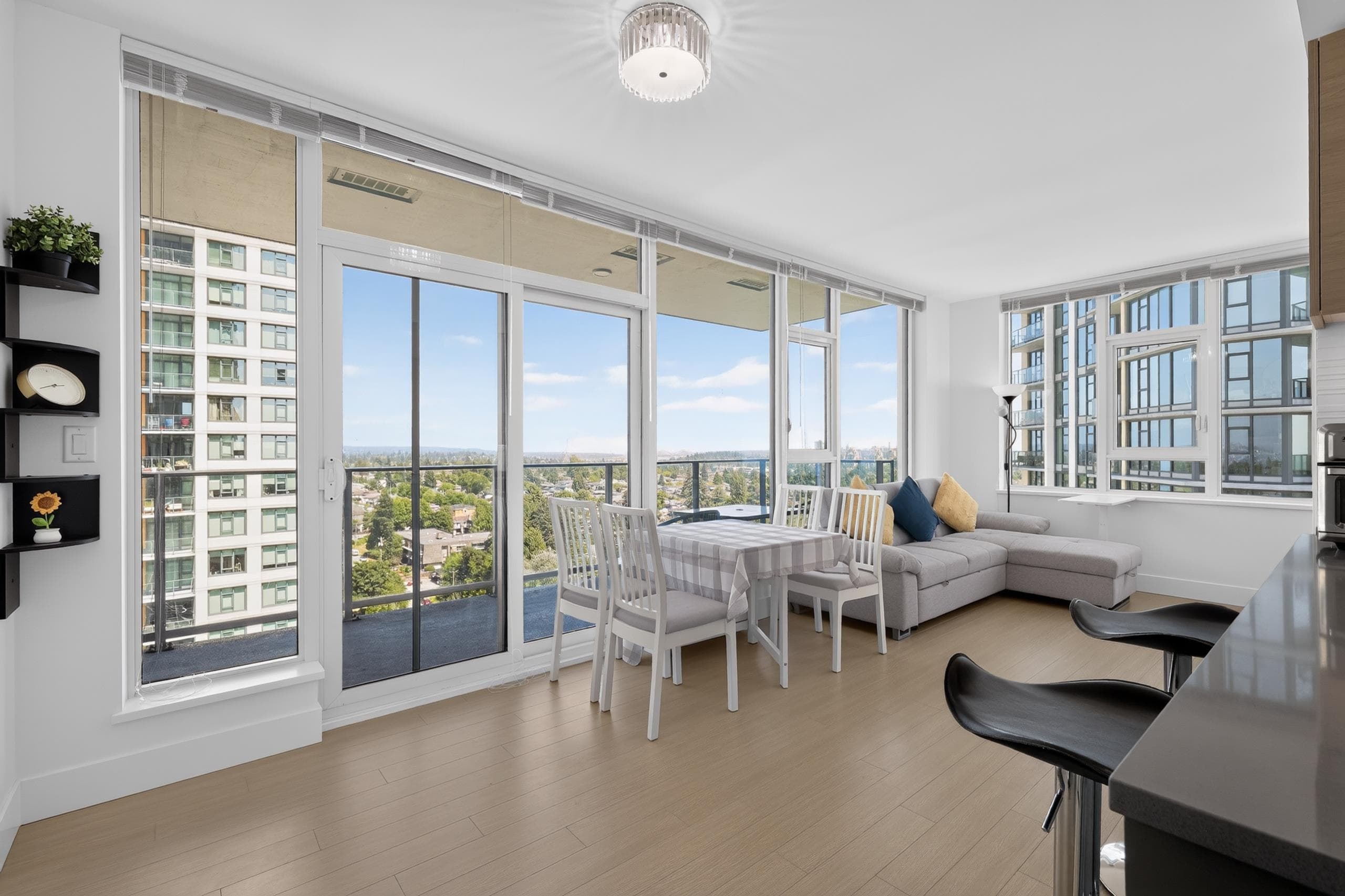 1705 - 7358 Edmonds Street, Burnaby, V3N 0H1 — photo 3