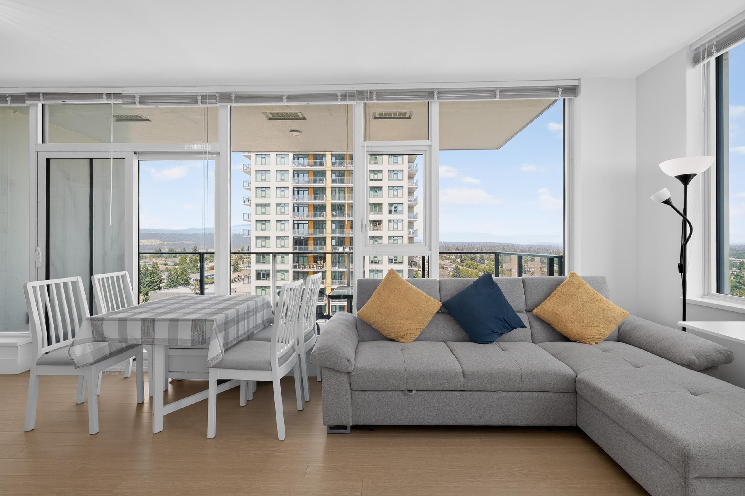 1705 - 7358 Edmonds Street, Burnaby, V3N 0H1 — photo 4