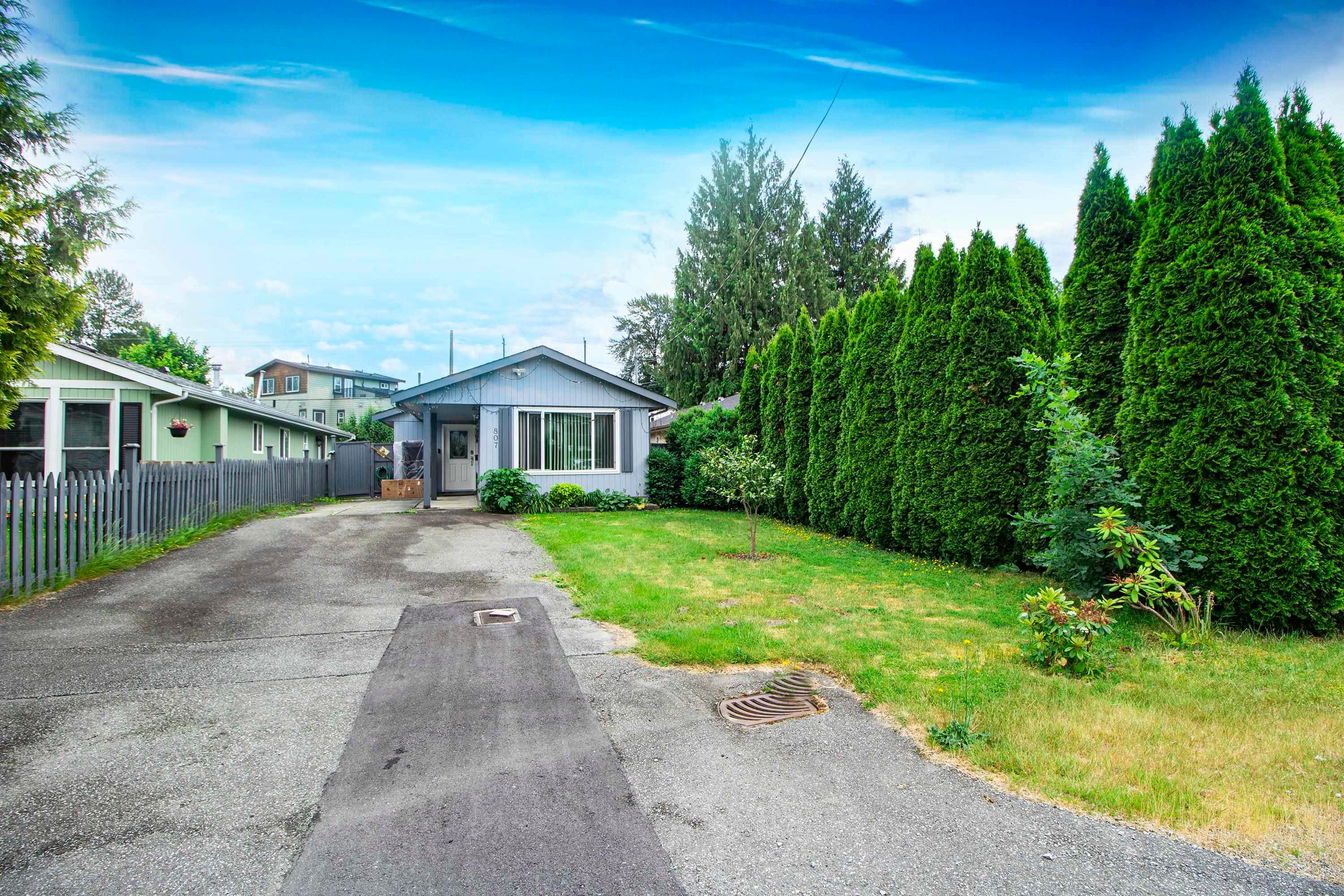 807 Greene Street, Coquitlam, V3C 2B9 — photo 1