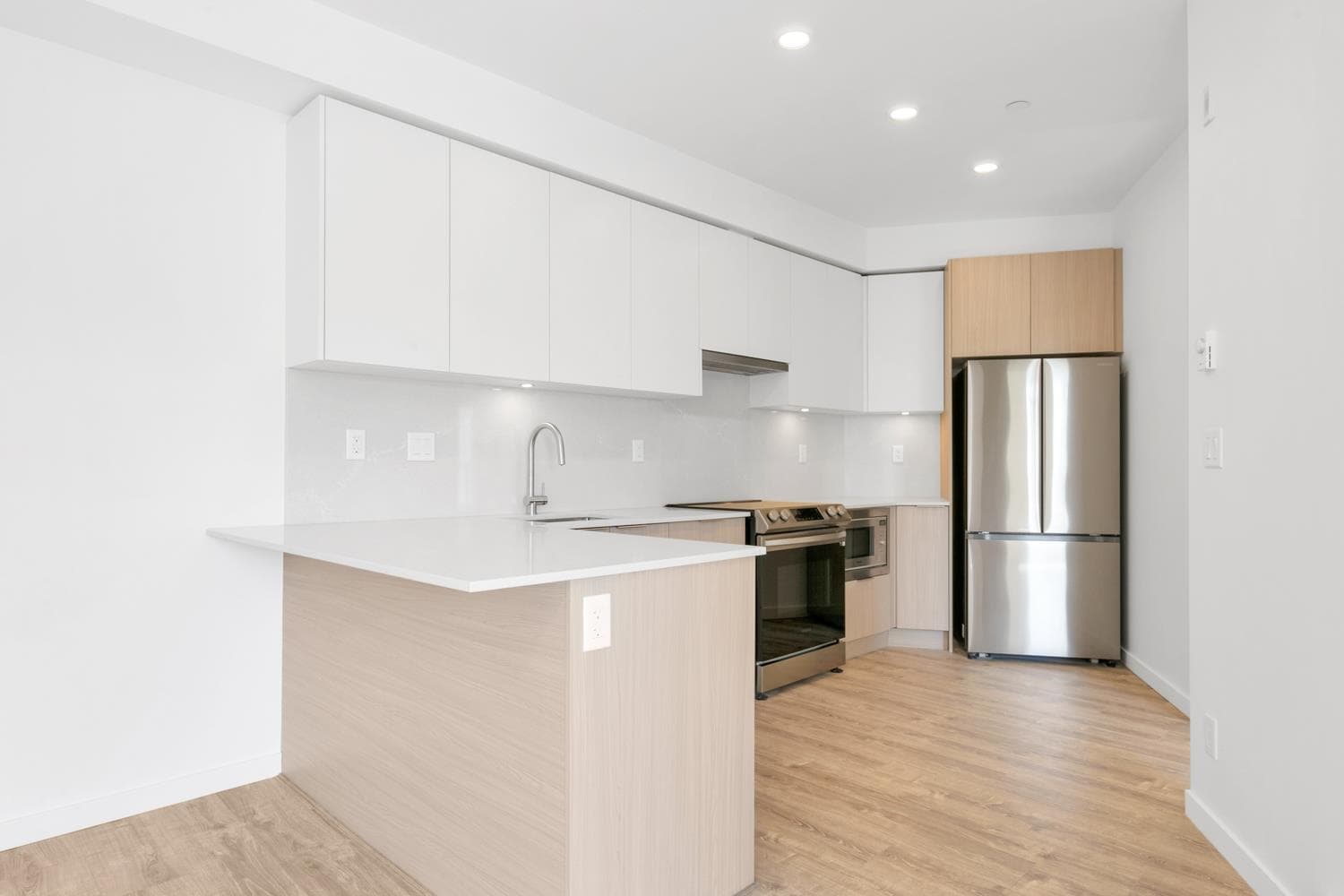 618 - 13968 Laurel Drive, Surrey, V3T 0S9 — photo 4