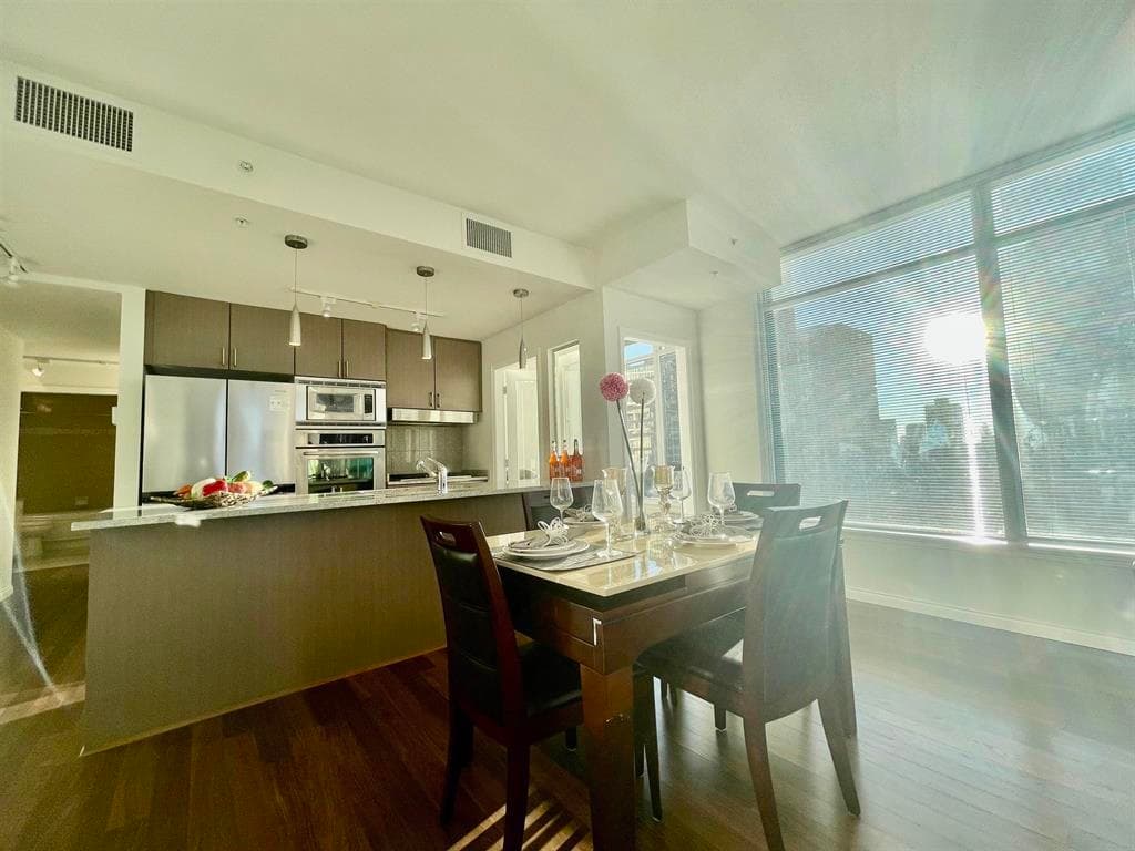 1703 - 1211 Melville Street, Vancouver, V6E 0A7 — photo 5