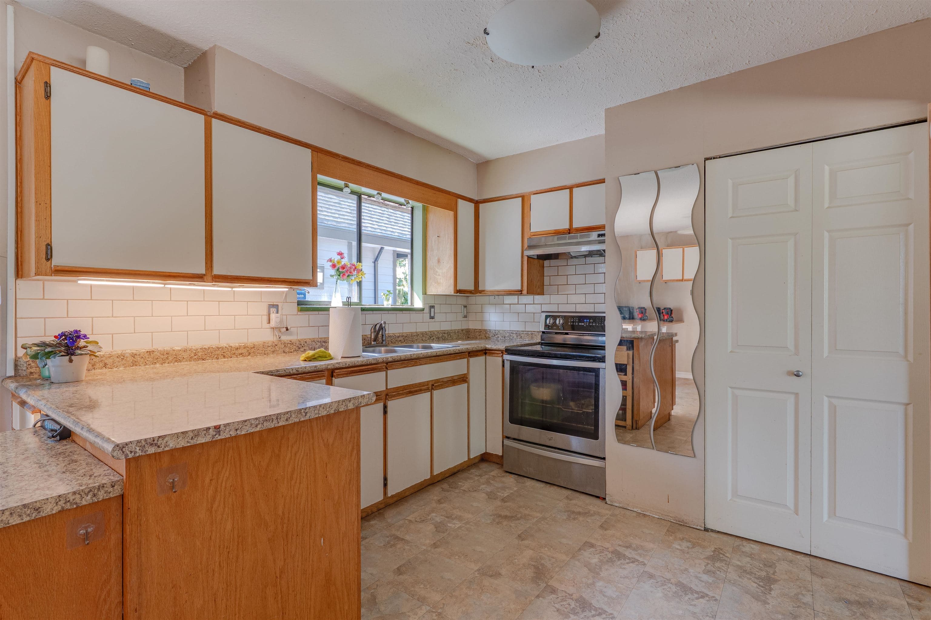 11546 Surrey Road, Surrey, V3R 5T5 — photo 5