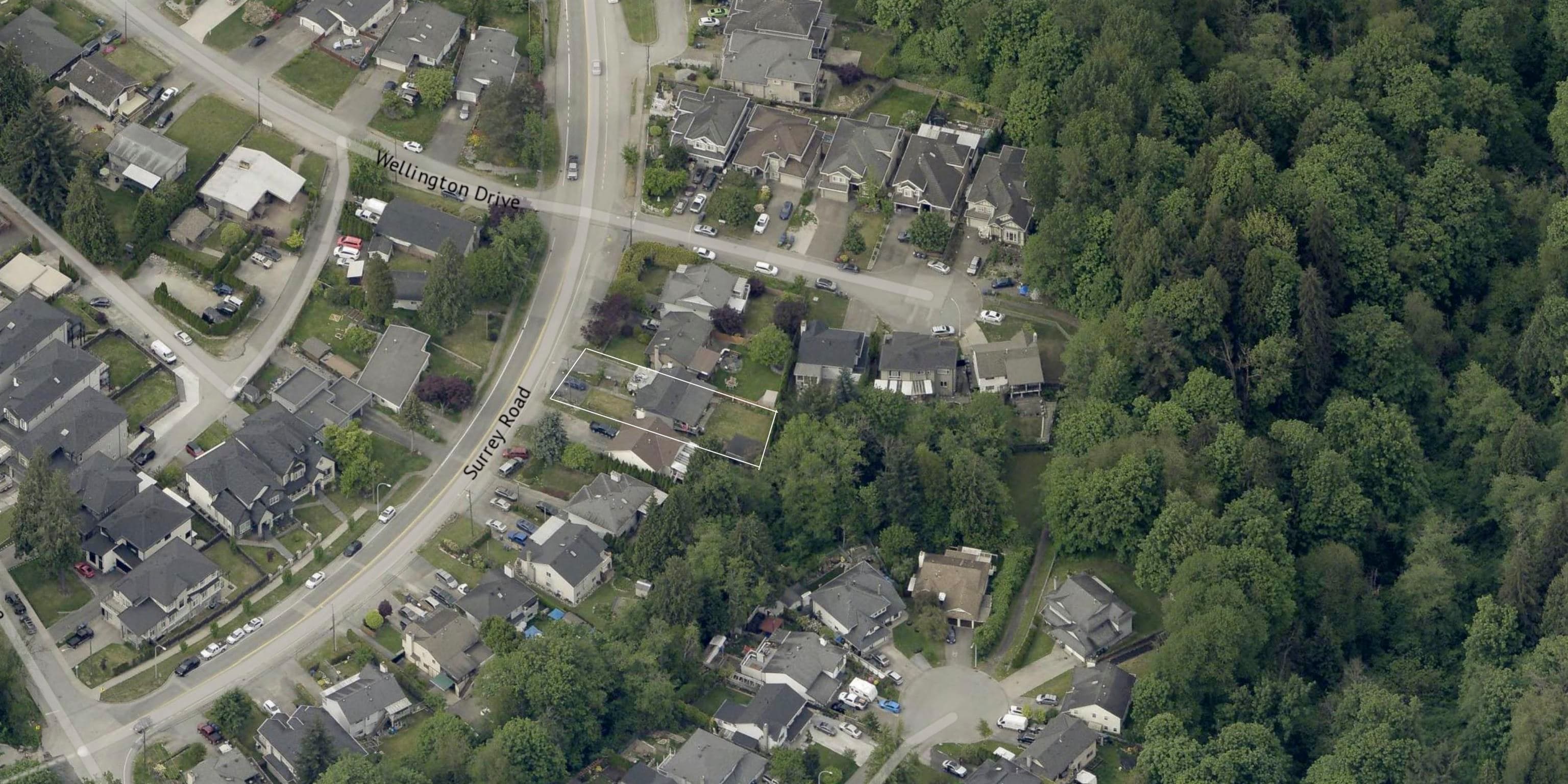 11372 Surrey Road, Surrey, V3R 5T3 — photo 4