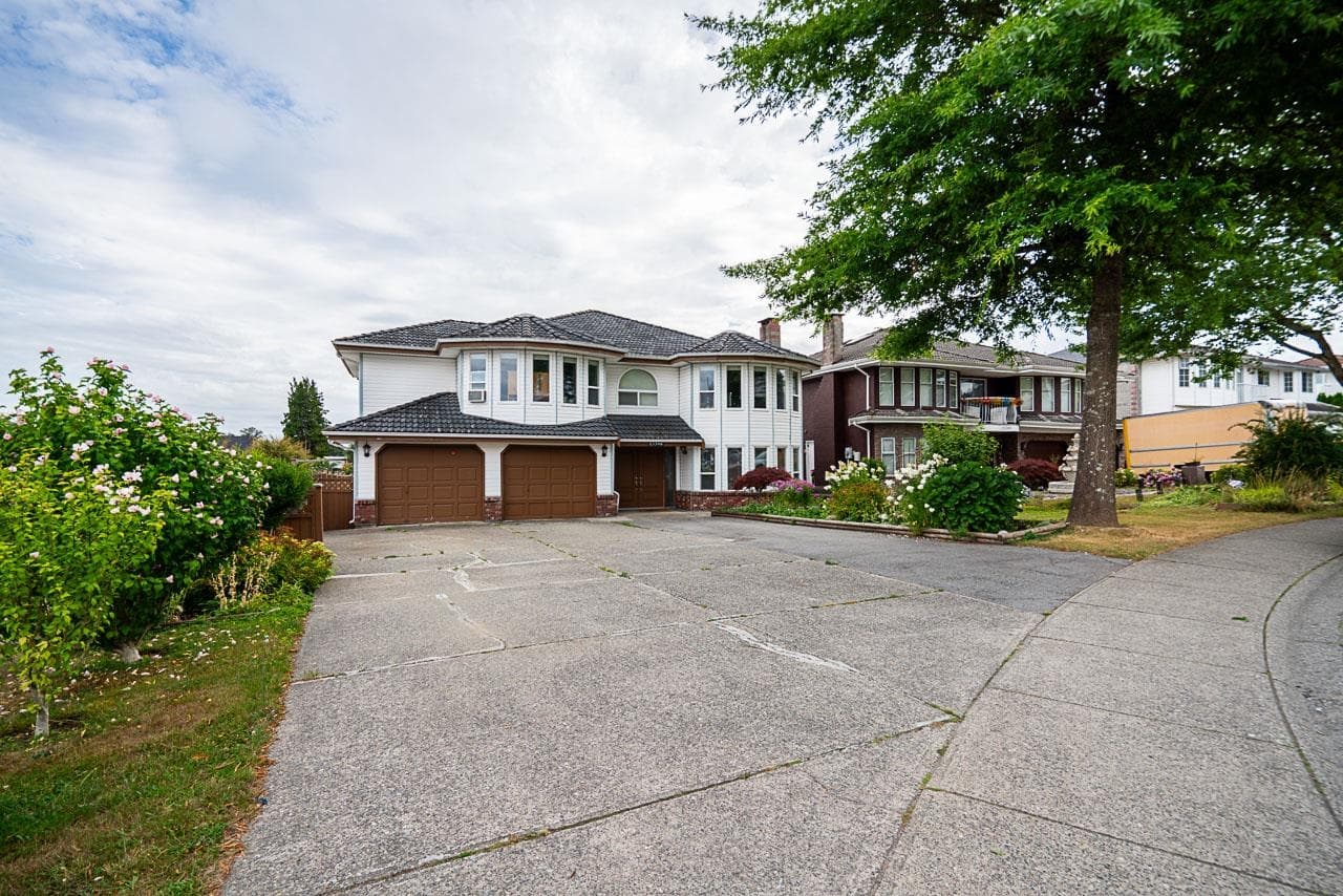 13398 89 Avenue, Surrey, V3V 7W1 — photo 3