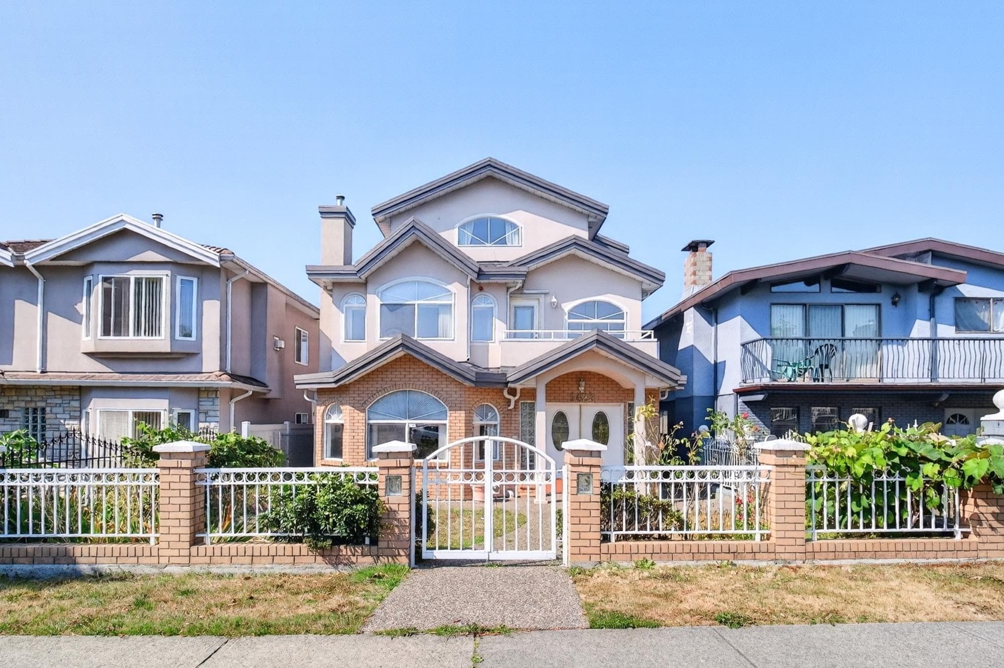 3423 E 24th Avenue, Vancouver, V5R 1G5 — photo 2