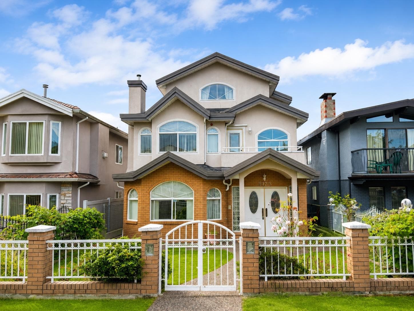 3423 E 24th Avenue, Vancouver, V5R 1G5 — photo 1