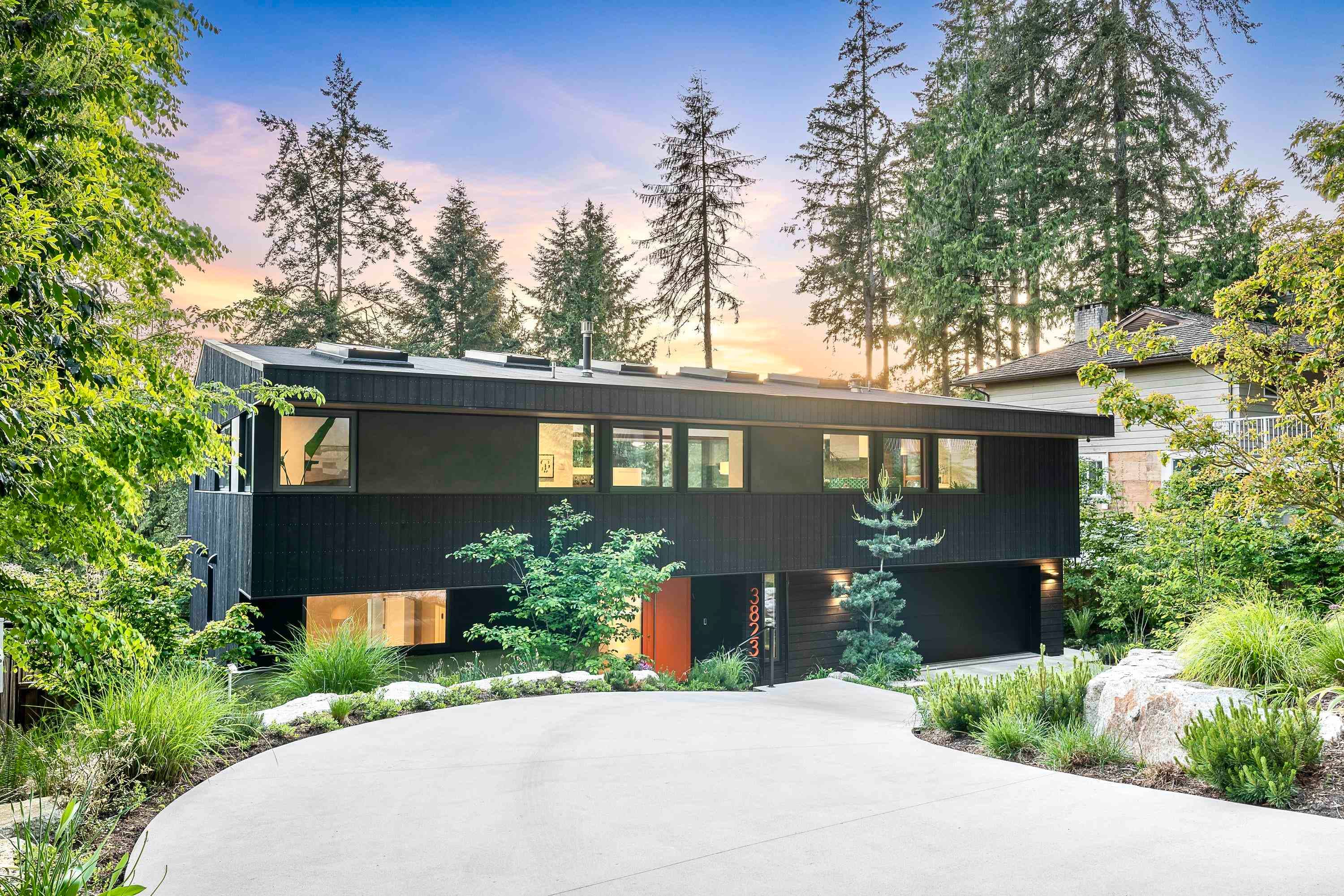 3823 Bayridge Avenue, West Vancouver, V7V 3J3 — photo 2
