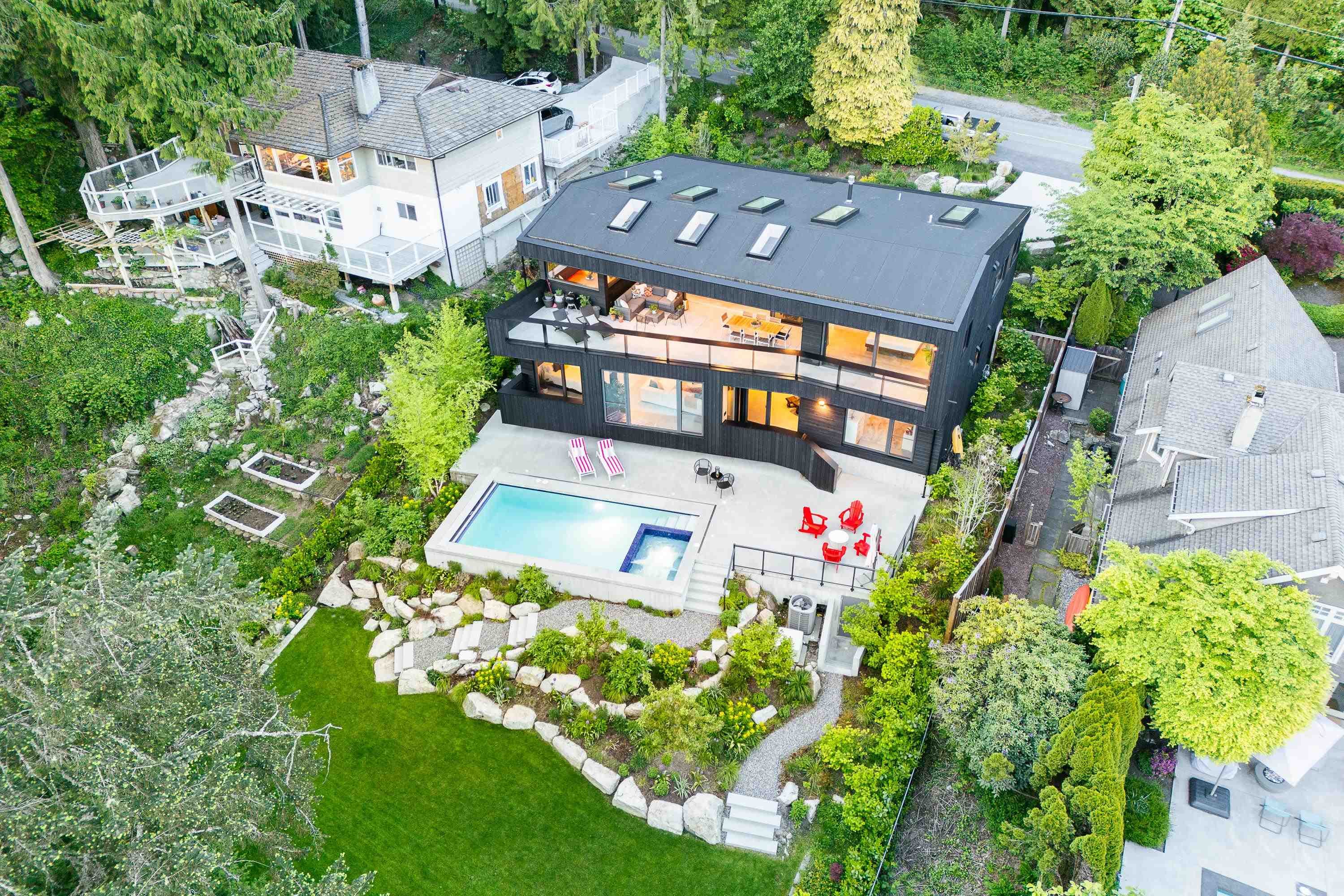 3823 Bayridge Avenue, West Vancouver, V7V 3J3 — photo 1