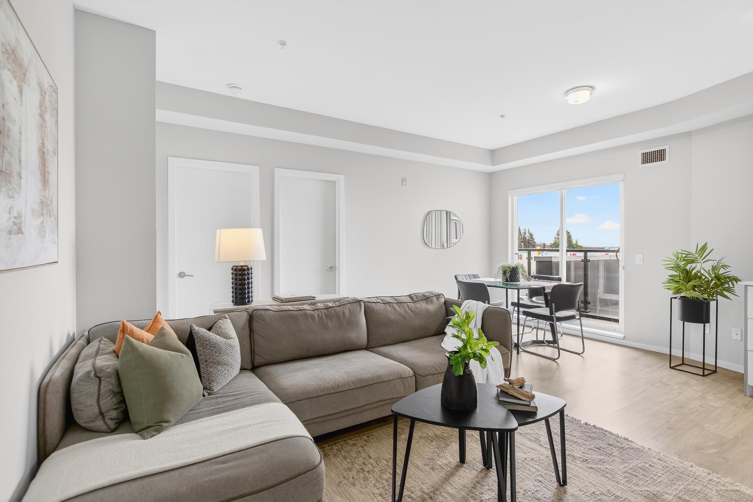 215 - 6283 Kingsway Avenue, Burnaby, V5J 0H3 — photo 1