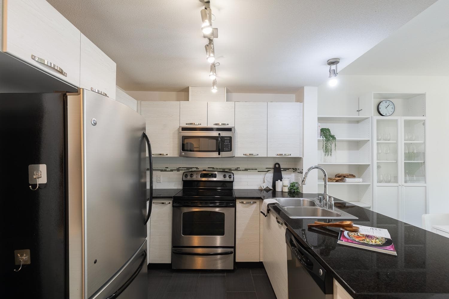 314 - 7418 Byrnepark Walk, Burnaby, V3N 0B3 — photo 3