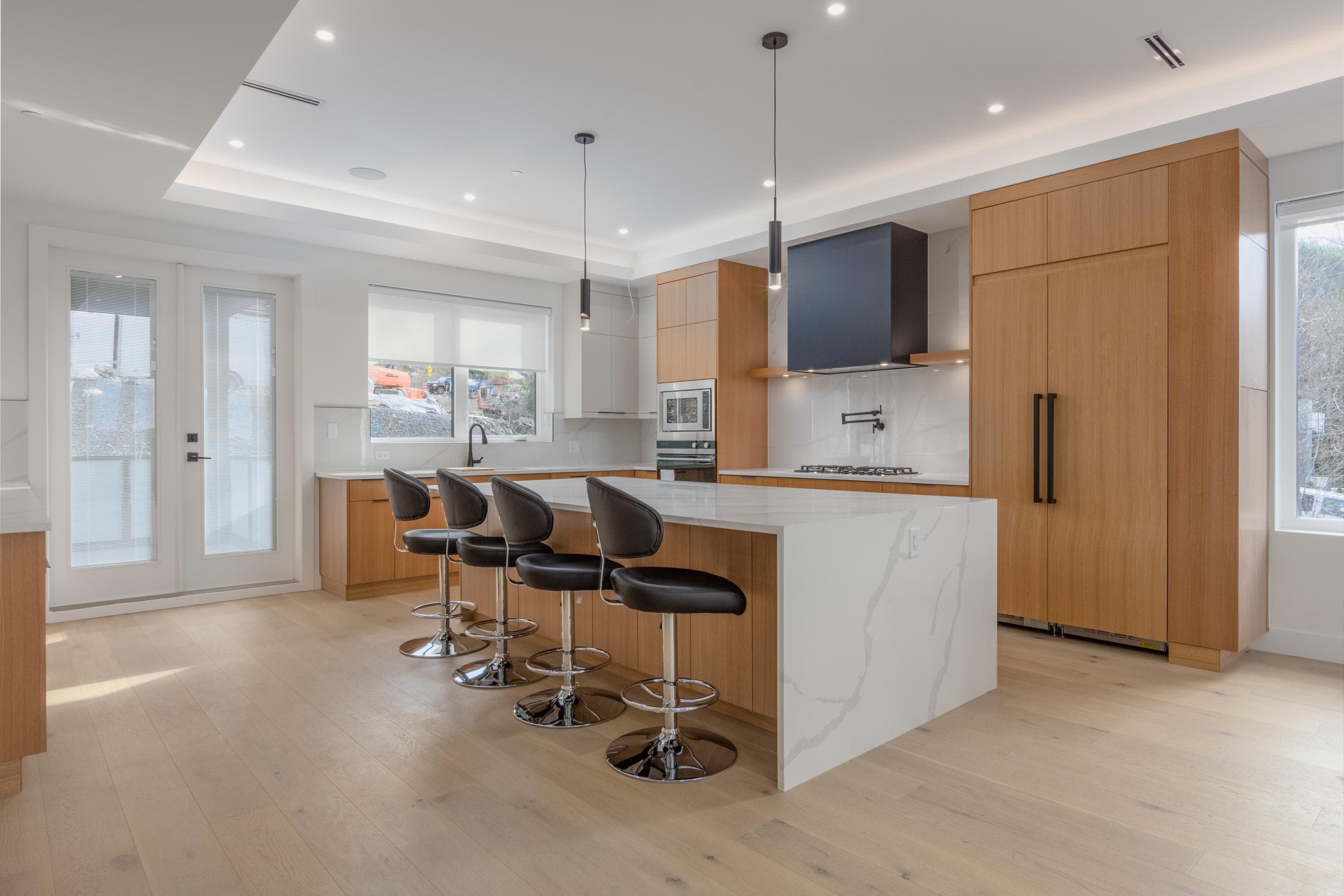 4 - 3385 Mamquam Road, Squamish, V8B 0E3 — photo 1