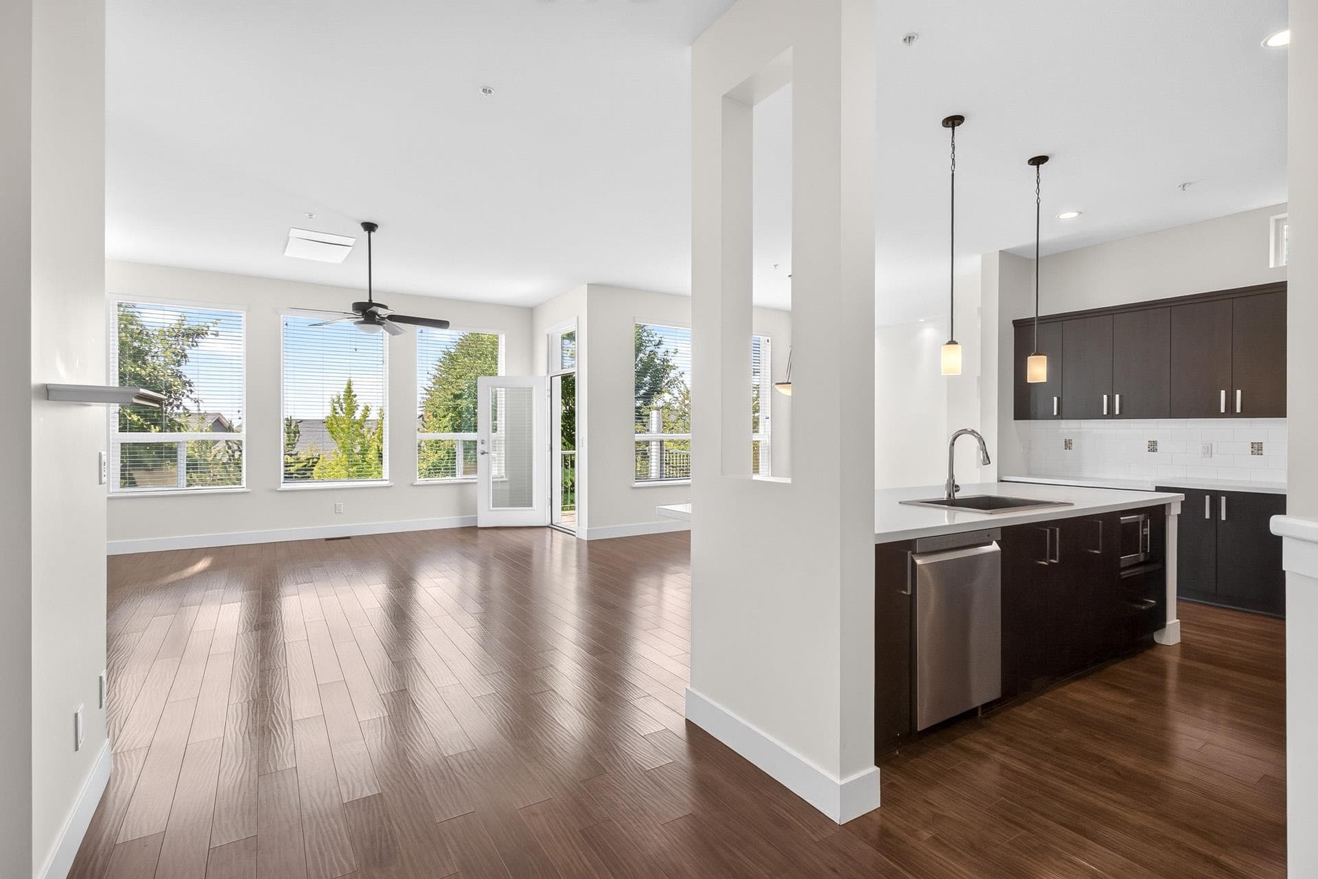 10441 Mceachern Street, Maple Ridge, V2W 0H8 — photo 4