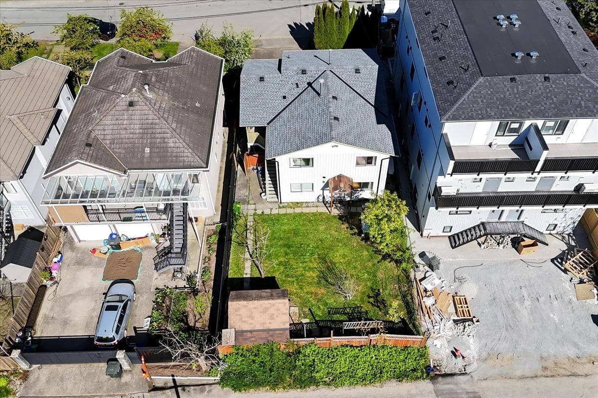 7266 17th Avenue, Burnaby, V3N 1K9 — photo 4