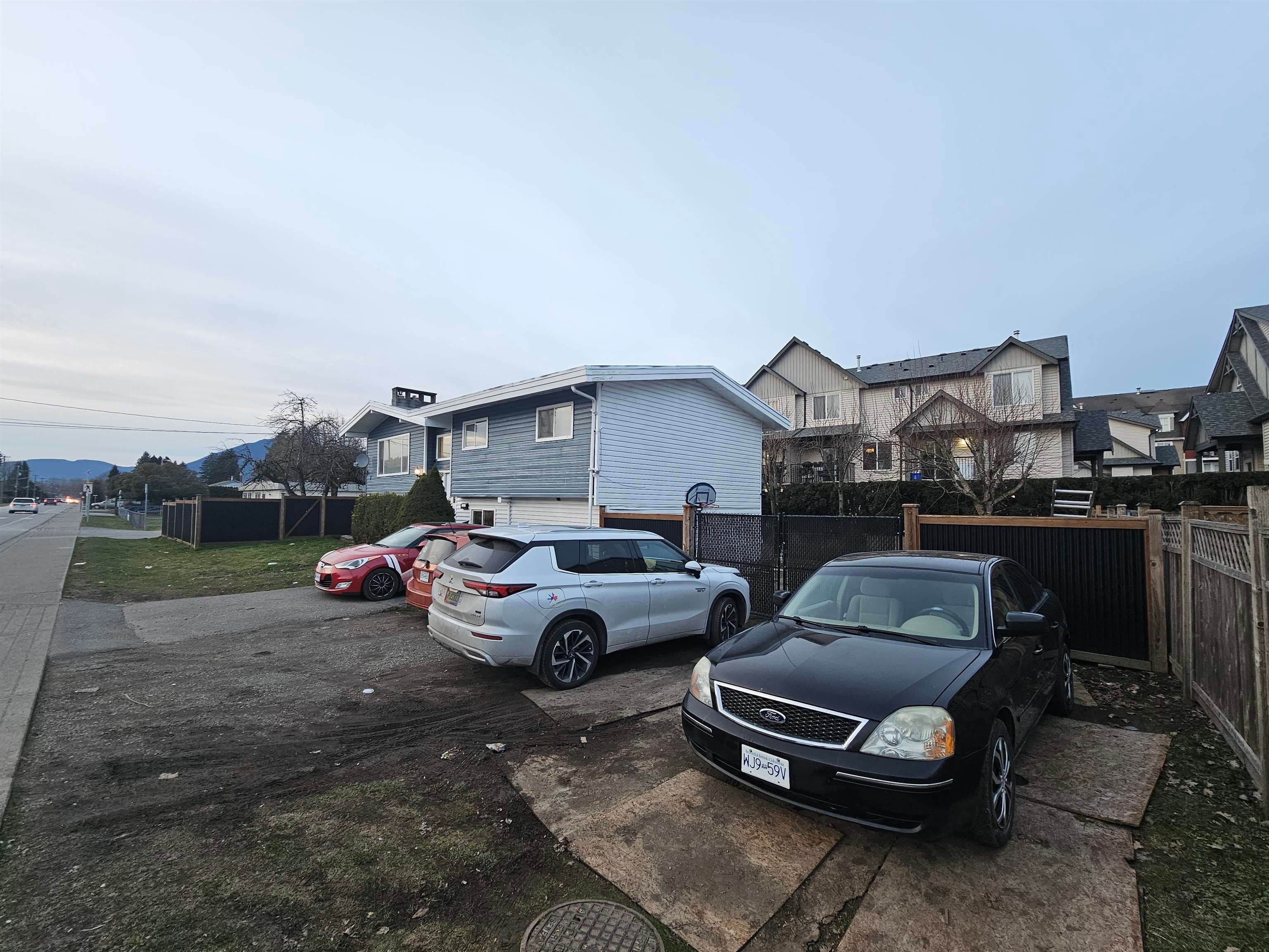 45475 Bernard Avenue, Chilliwack, V2P 1H6 — photo 5