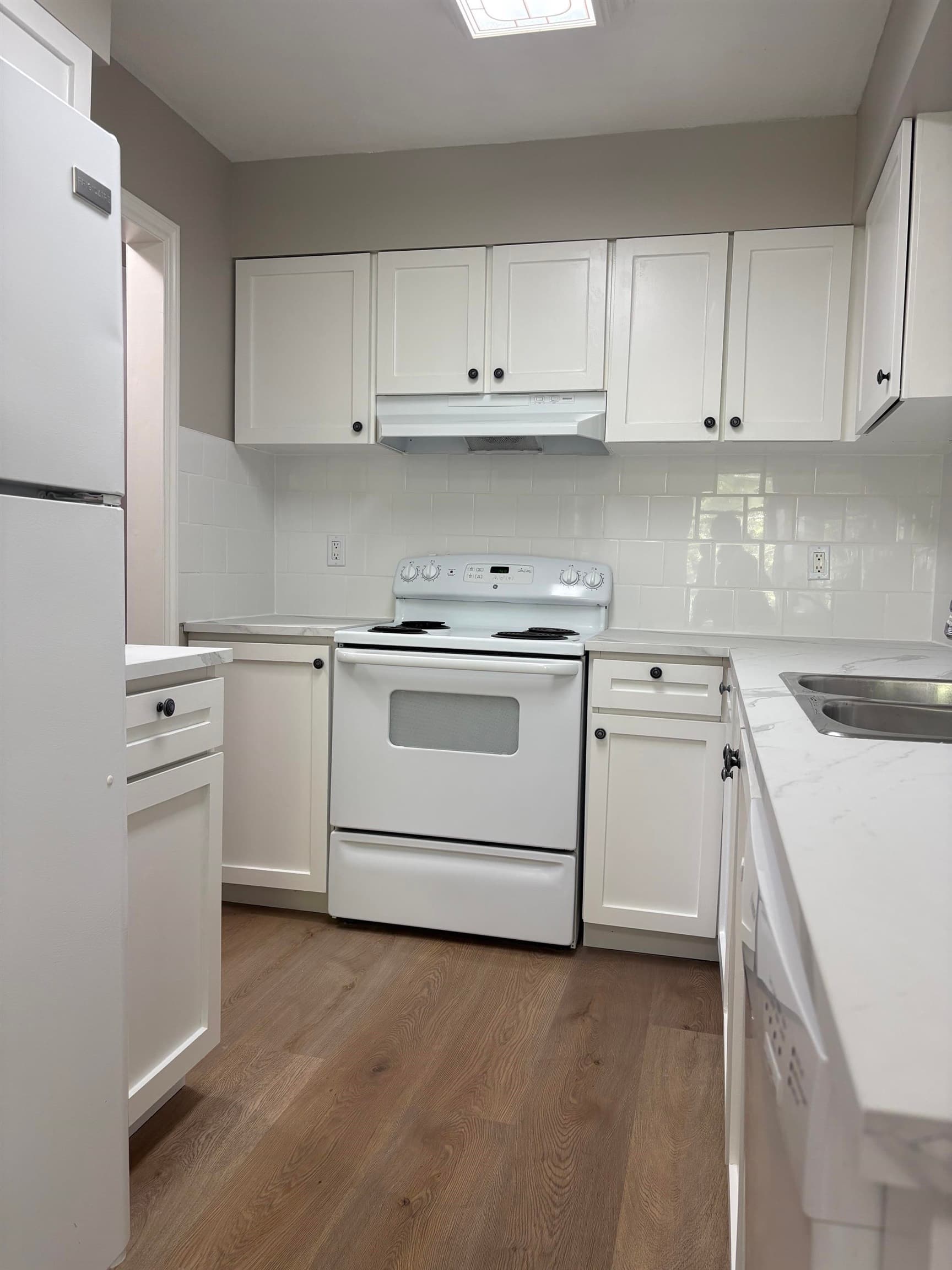 405 - 10560 154 Street, Surrey, V3R 8A3 — photo 5