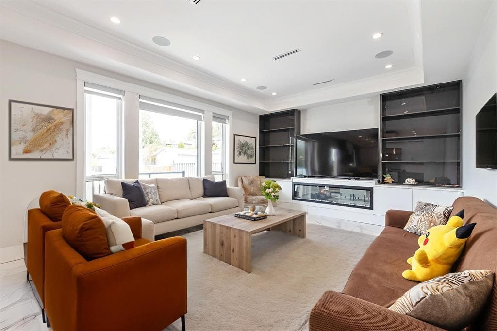 8007 Bradley Avenue, Burnaby, V5J 3T9 — photo 3