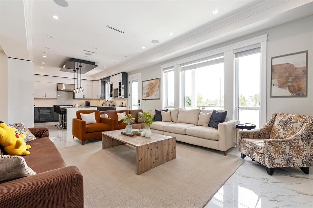 8007 Bradley Avenue, Burnaby, V5J 3T9 — photo 4