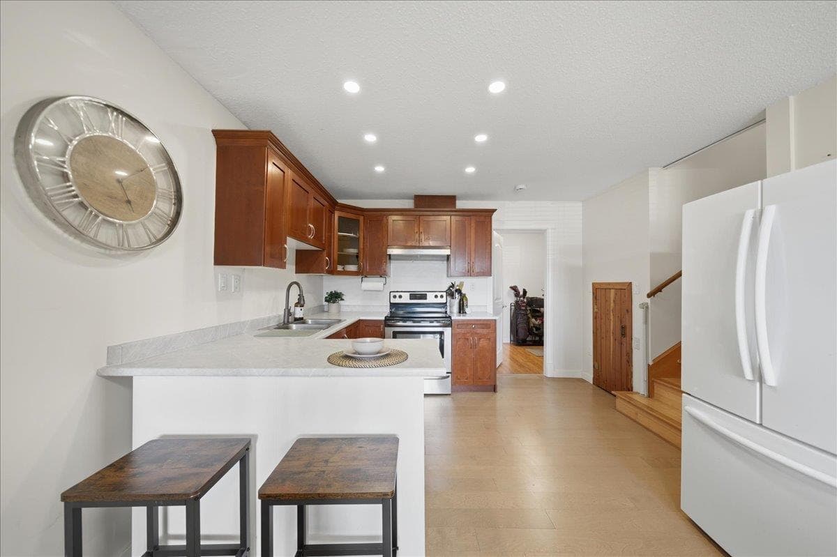 7694 Buller Avenue, Burnaby, V5J 4S9 — photo 5