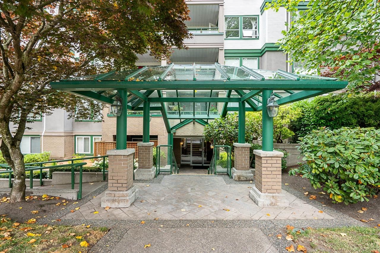 502 - 1575 Best Street, White Rock, V4B 5K1 — photo 2