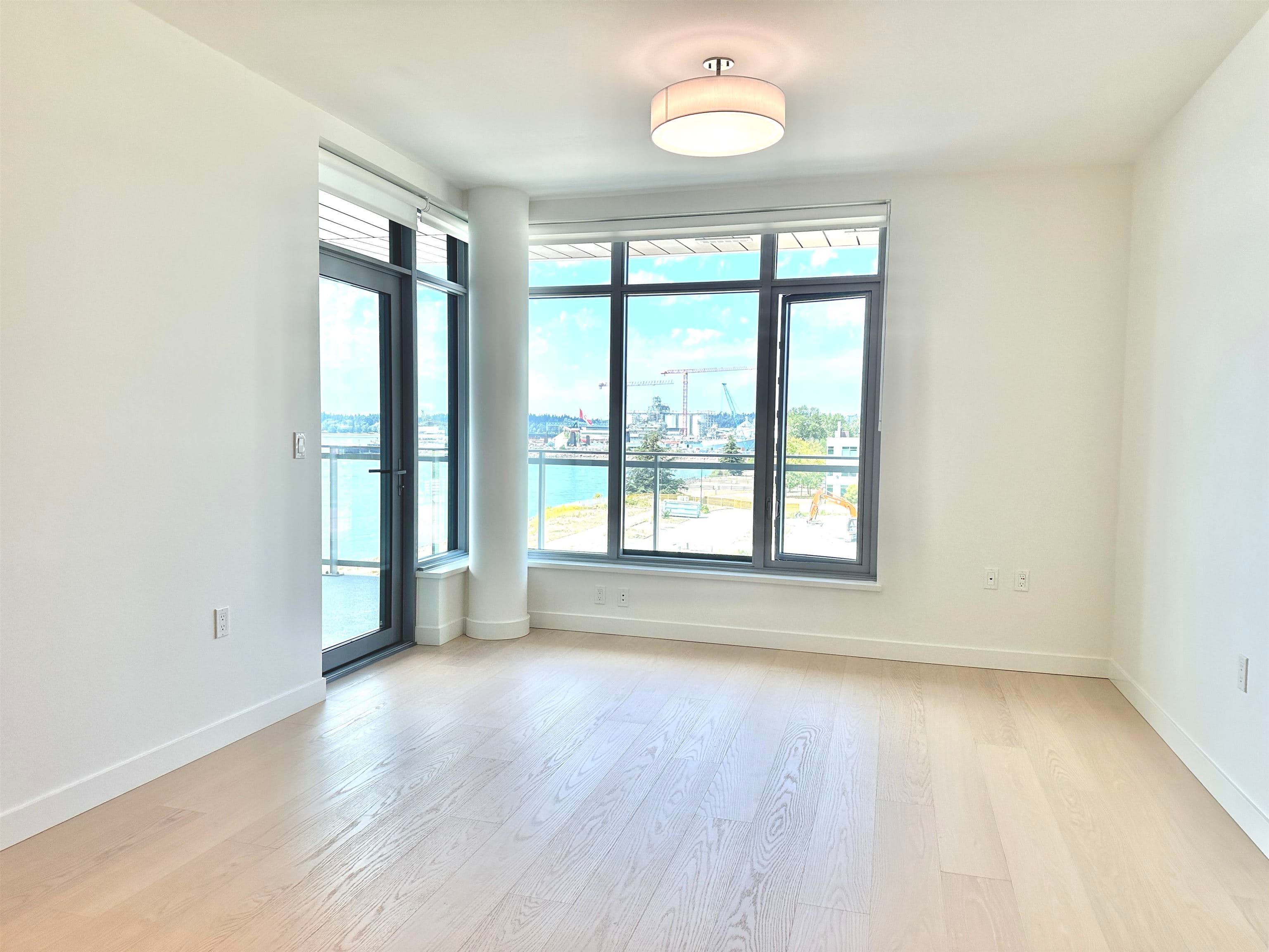 510 - 785 Harbour Way, North Vancouver, V7P 0G3 — photo 4
