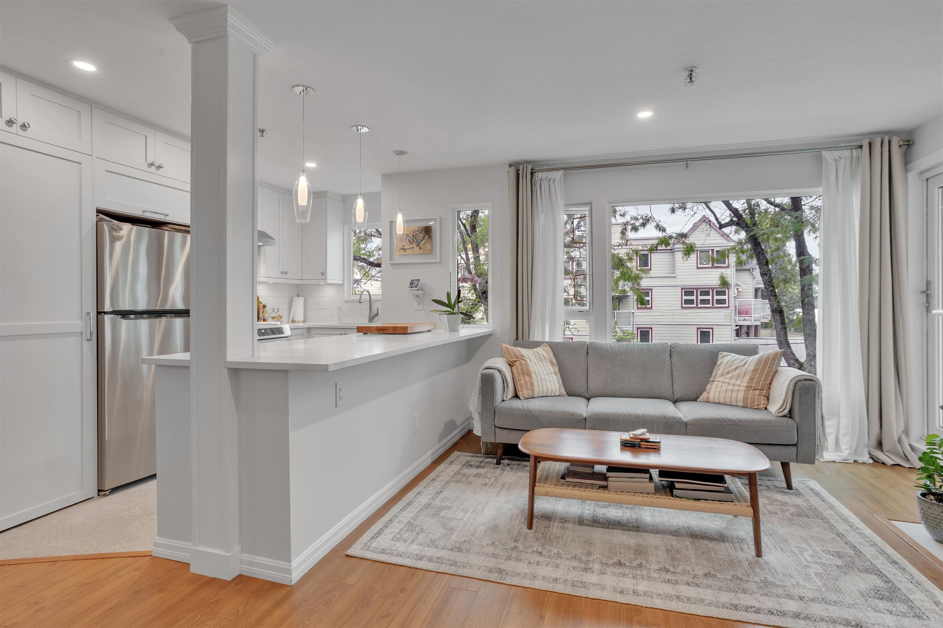 315 - 2020 W 8th Avenue, Vancouver, V6J 1W5 — photo 2