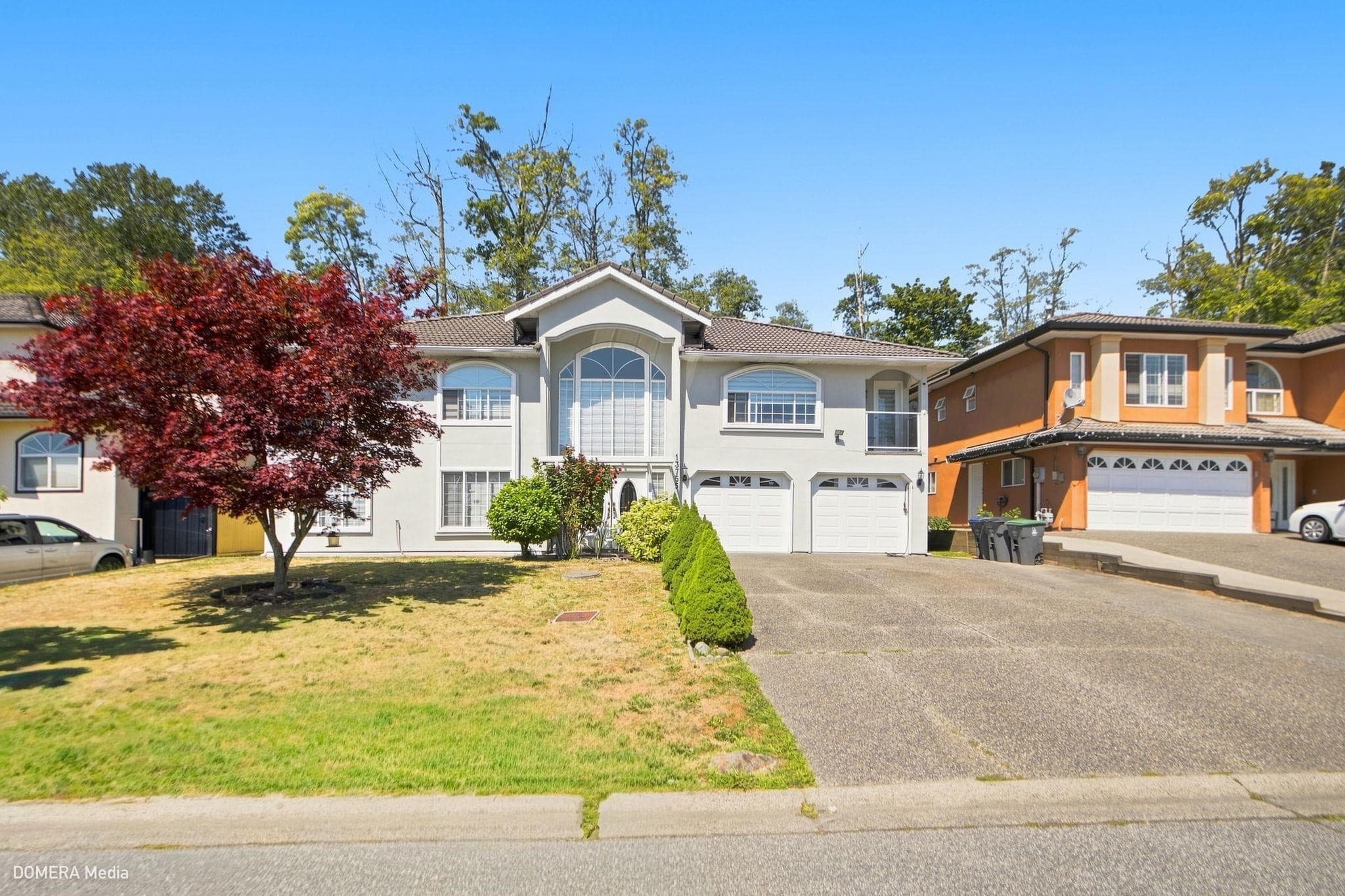 13755 93a Avenue, Surrey, V3V 8A9 — photo 1