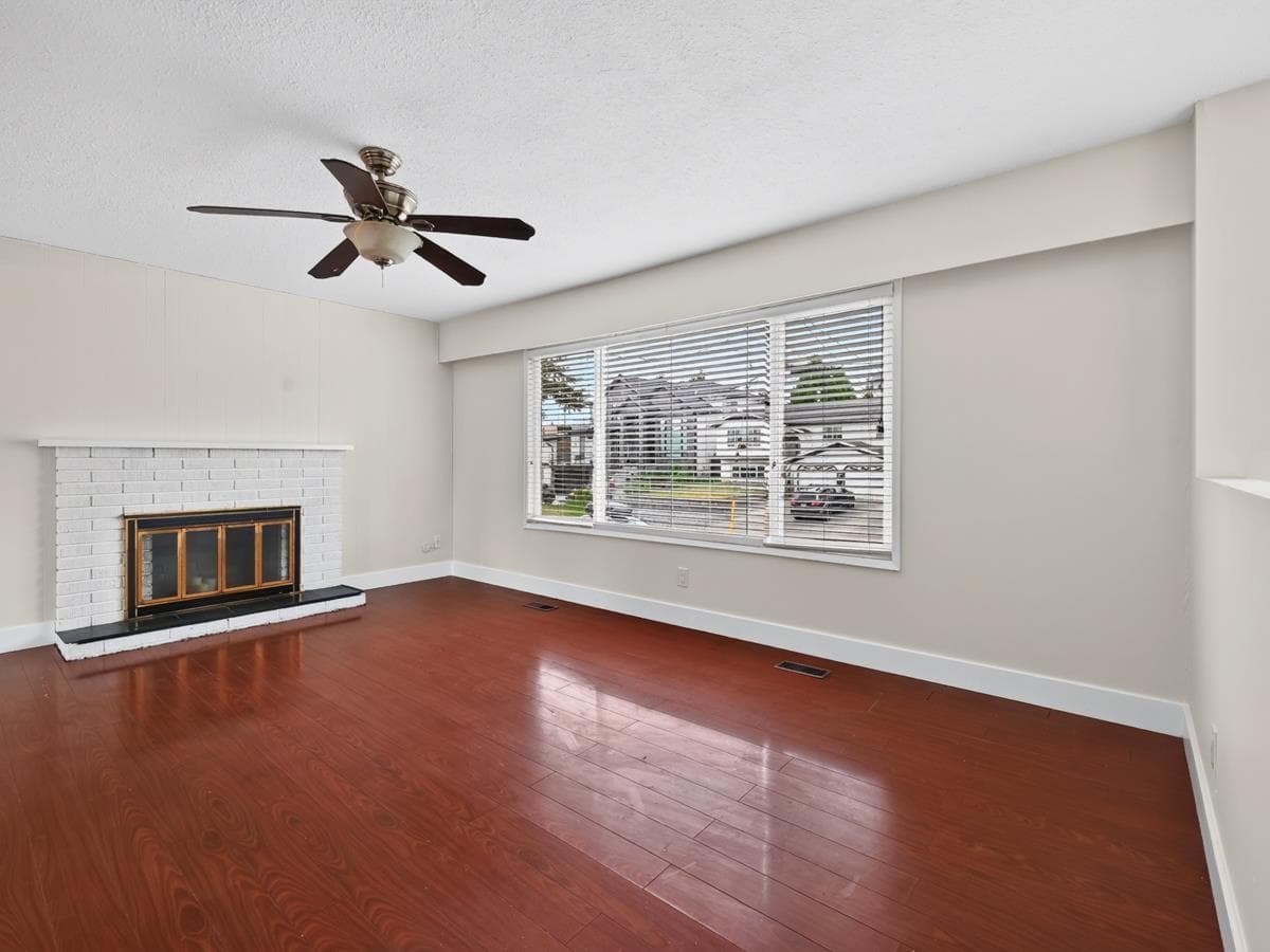 2068 Ridgeway Street, Abbotsford, V2T 3X7 — photo 3