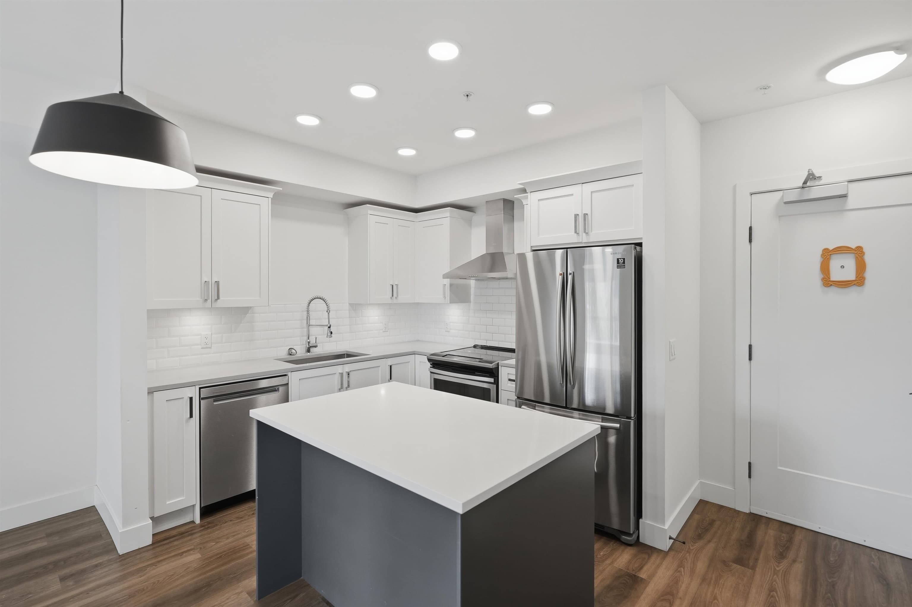 302 - 33568 George Ferguson Way, Abbotsford, V2S 0M3 — photo 2