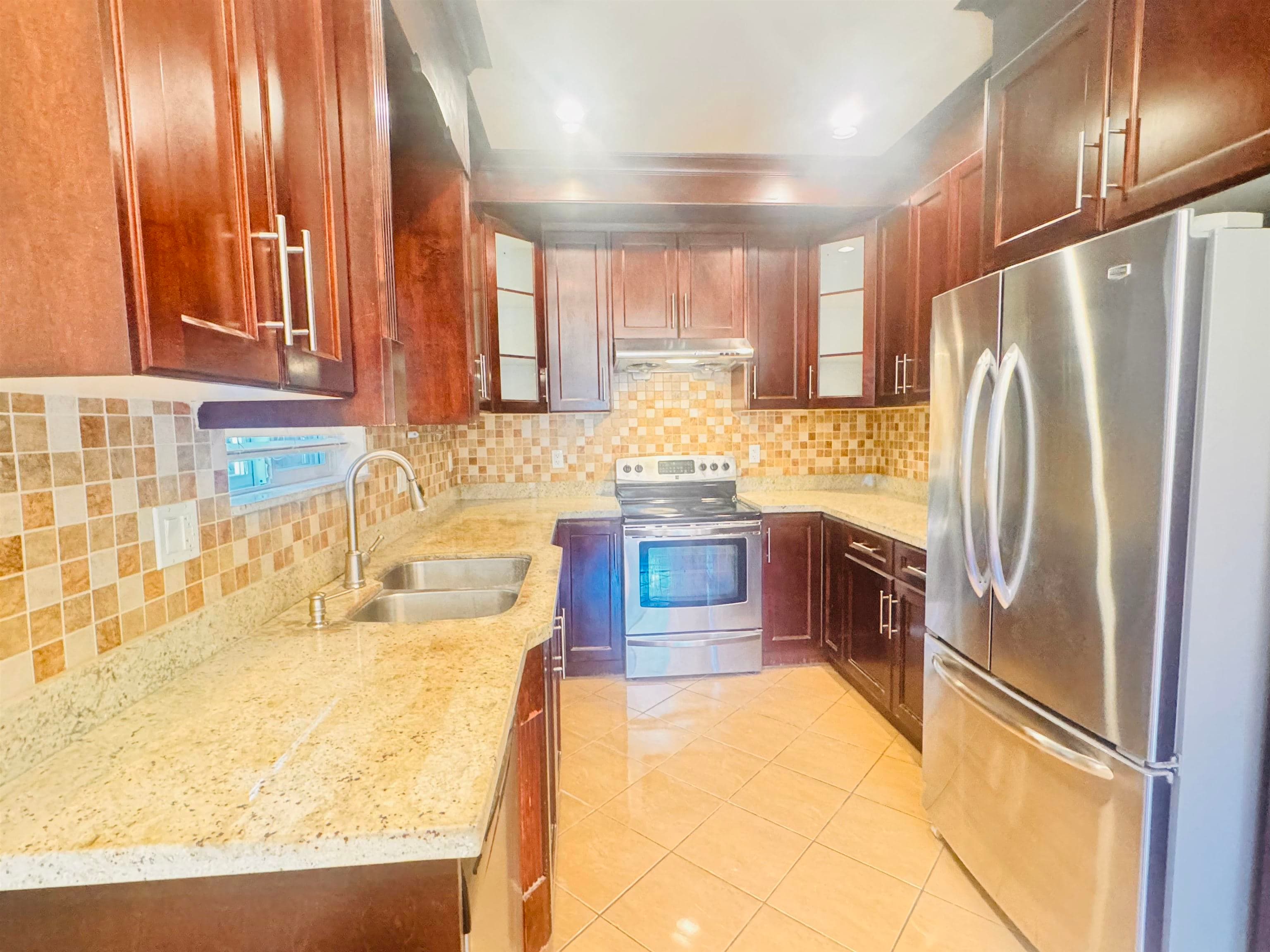 700 W 68th Avenue, Vancouver, V6P 2T9 — photo 2