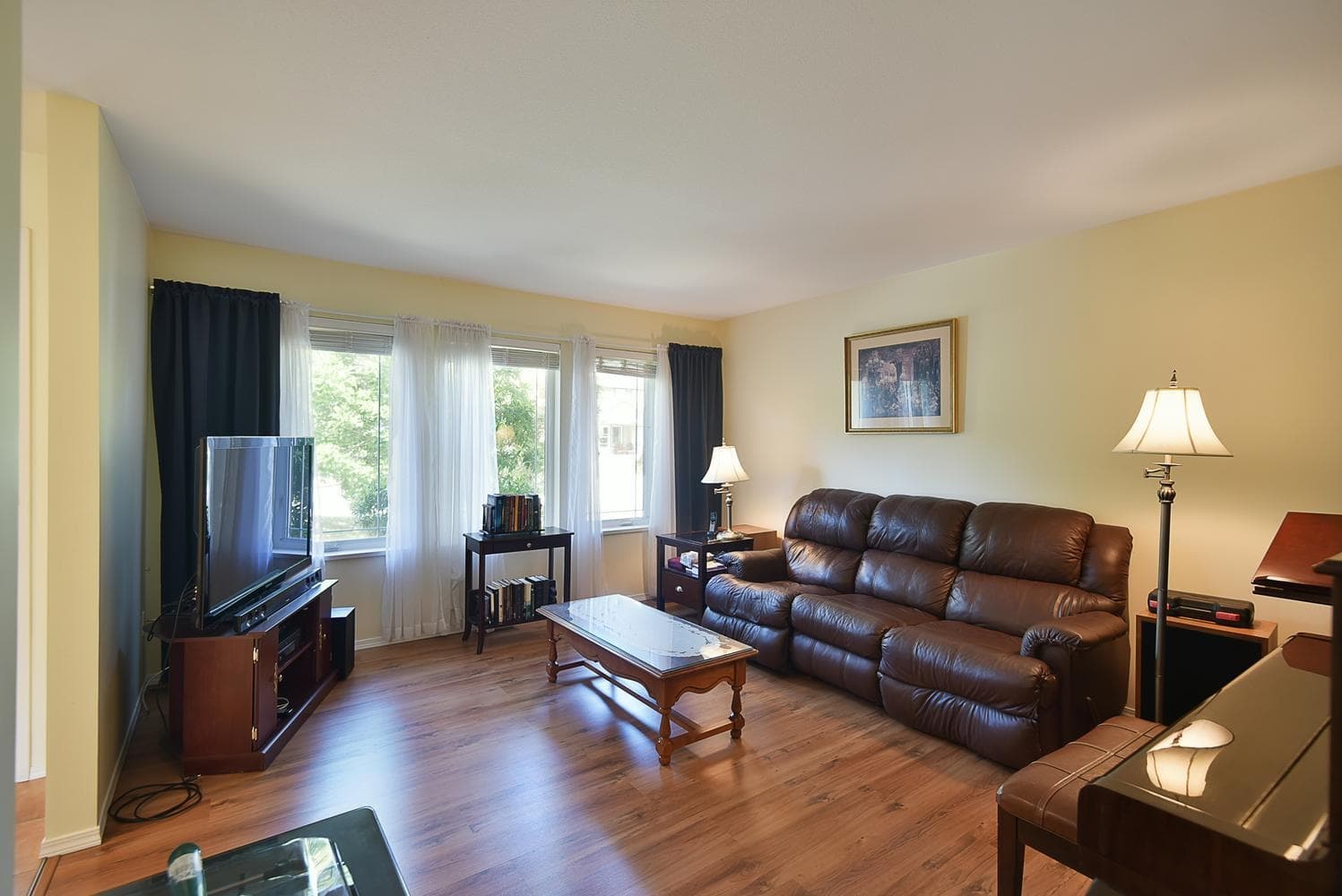 6317 Samron Road, Sechelt, V7Z 0N6 — photo 3
