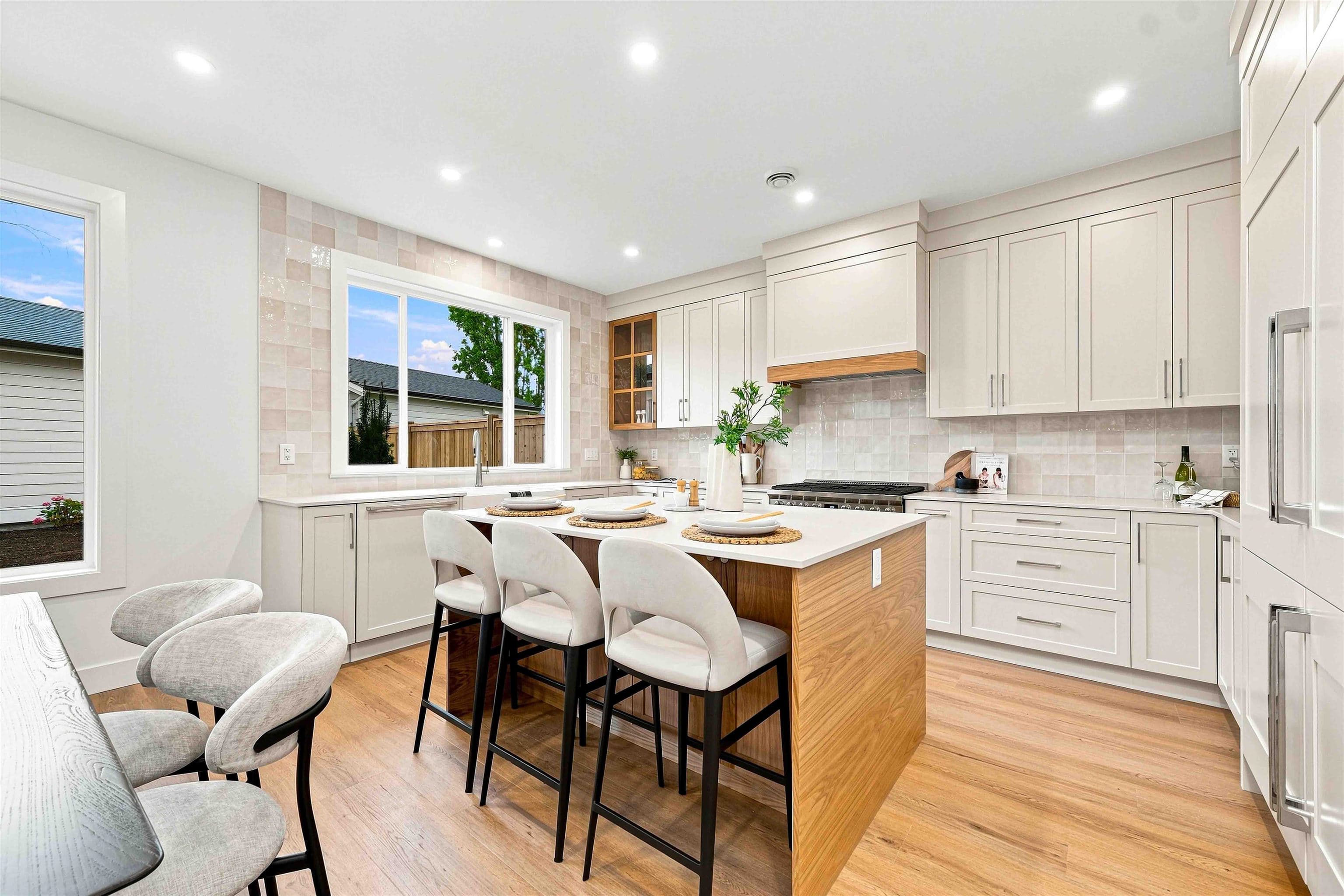 5841 48a Avenue, Ladner, V4K 1Y5 — photo 5